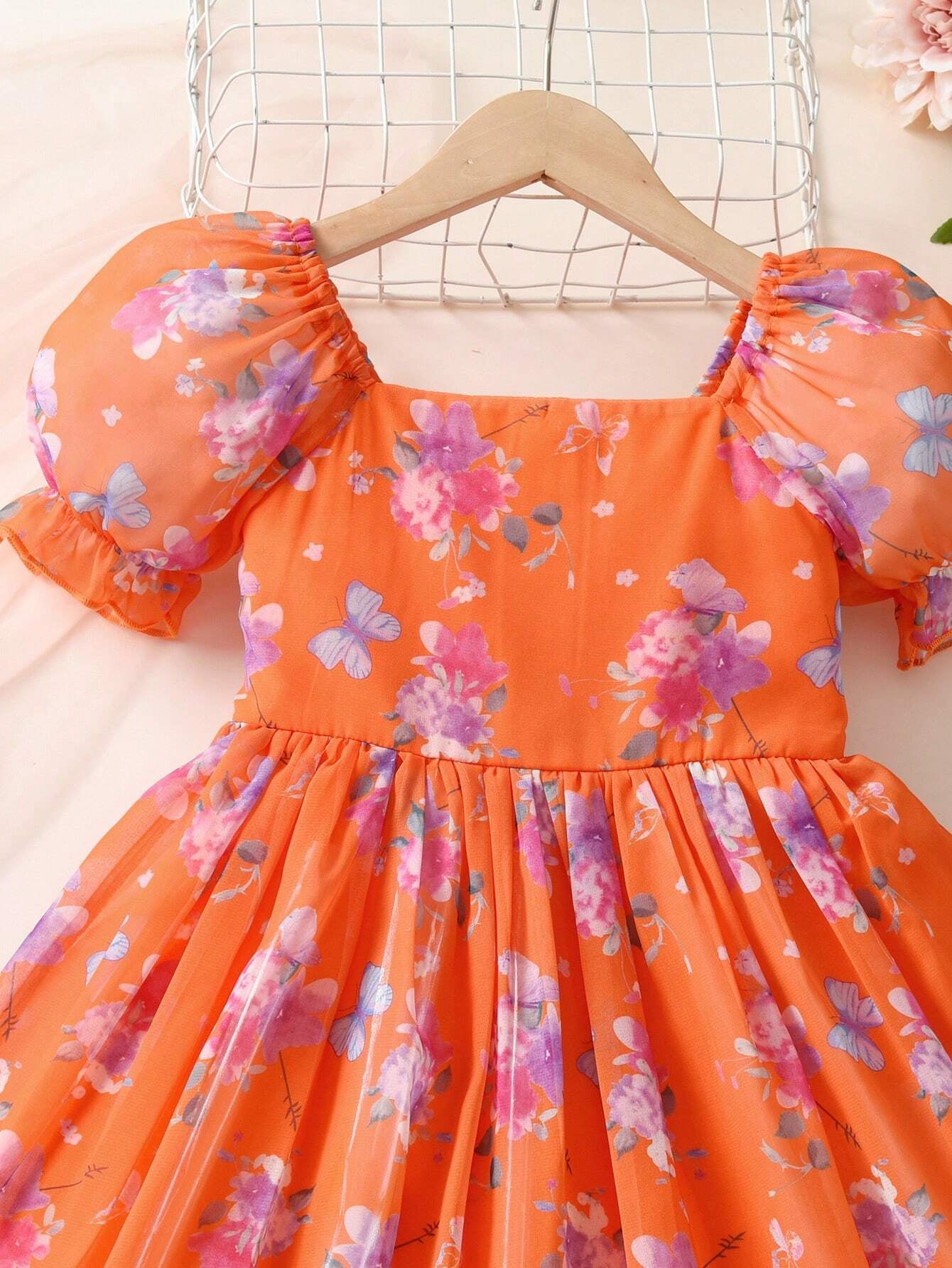 Young Girl'S Floral Printed Puff Sleeve Dress