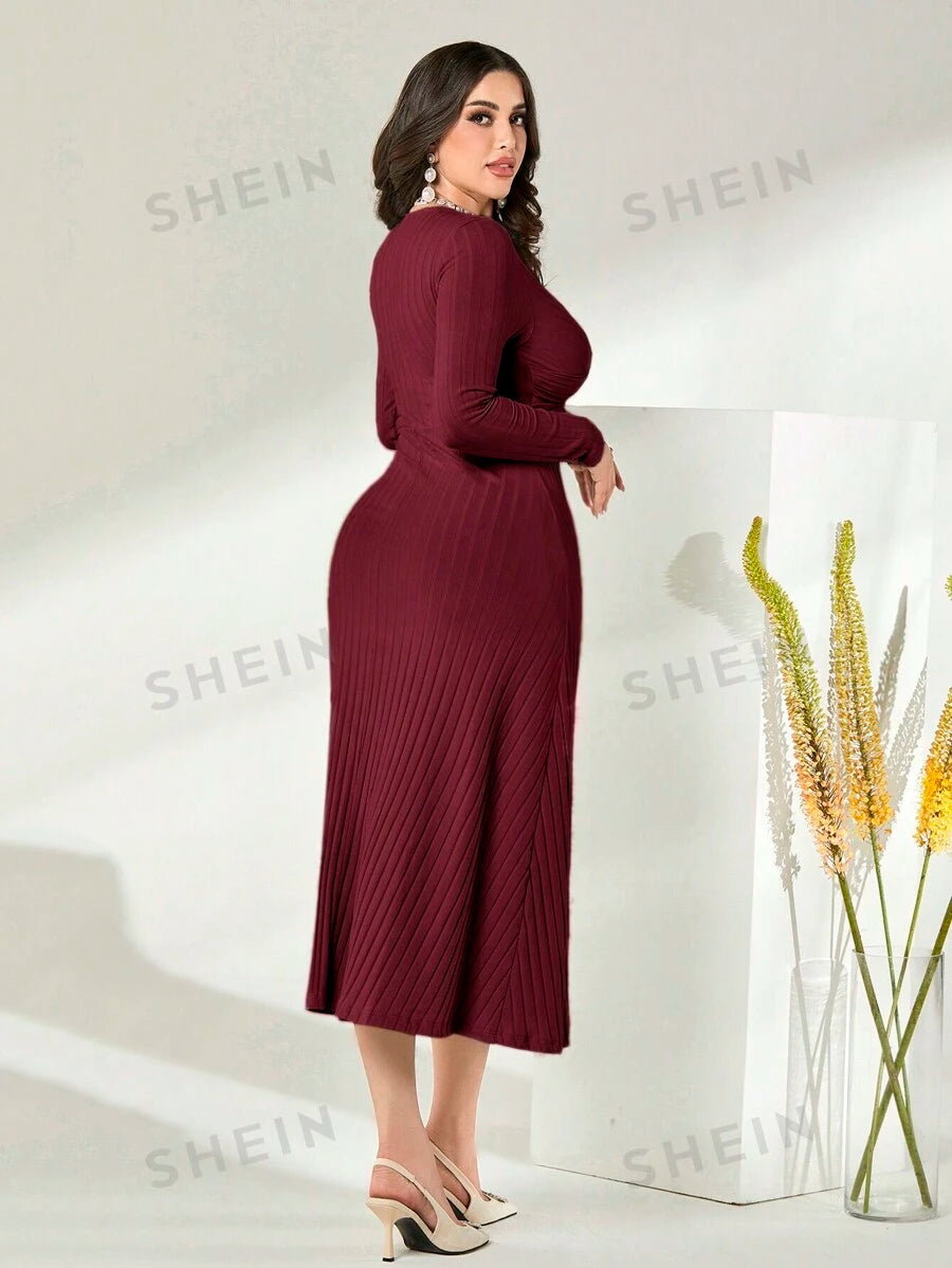 SHEIN Modely فستان محبوك مجعد أمامي باللون الأحمر البرغندي