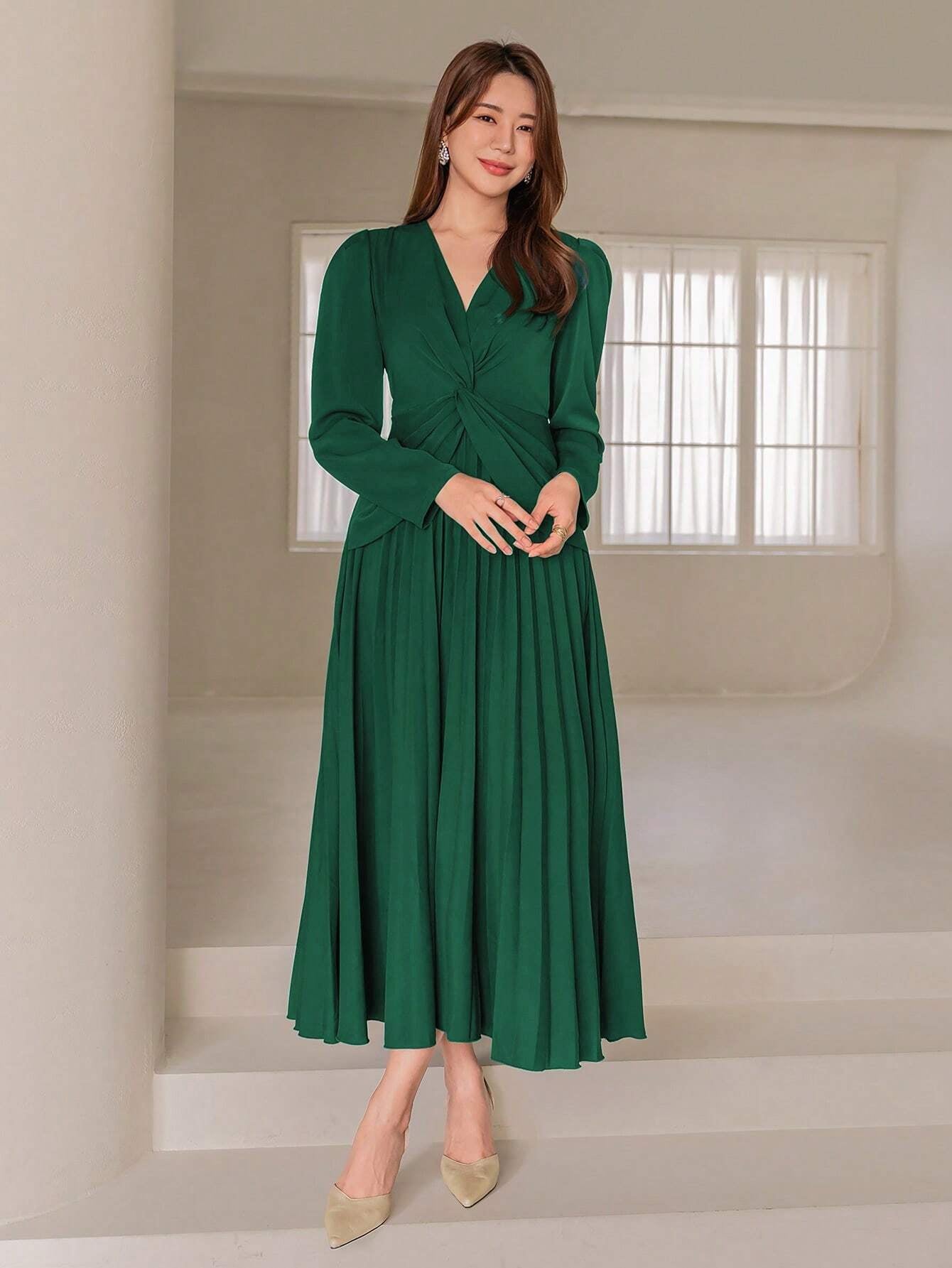 Modely Women'S Long Sleeve Dress with Pleated Hem and Waist Twist Detail