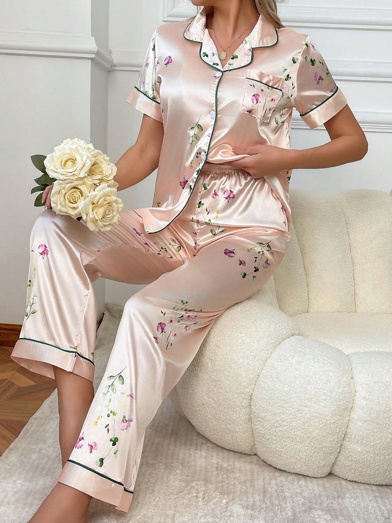 Women'S Flower Print Short Sleeve Top and Long Pants Pajama Set with Contrast Trim