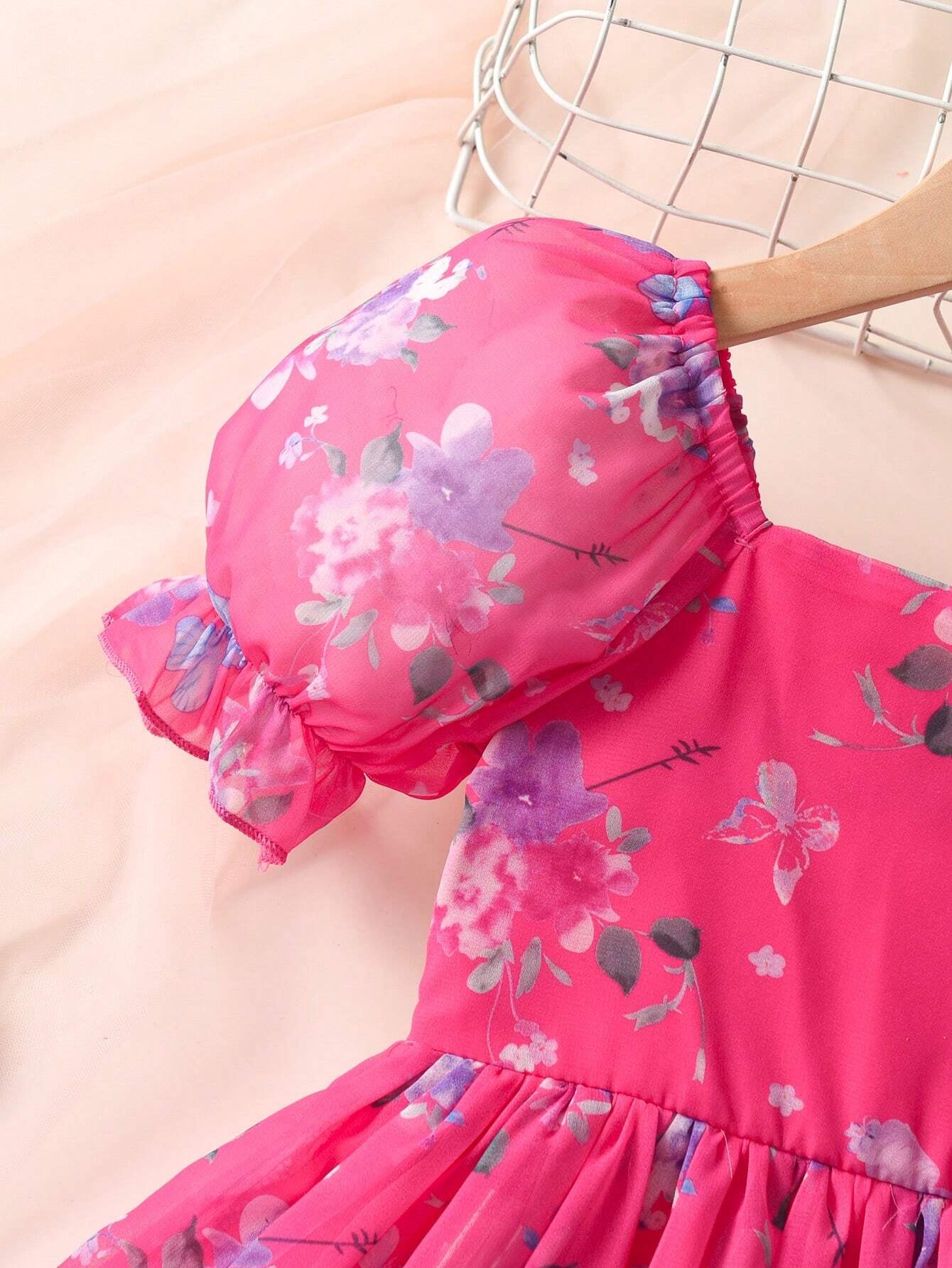 Young Girl'S Floral Printed Puff Sleeve Dress