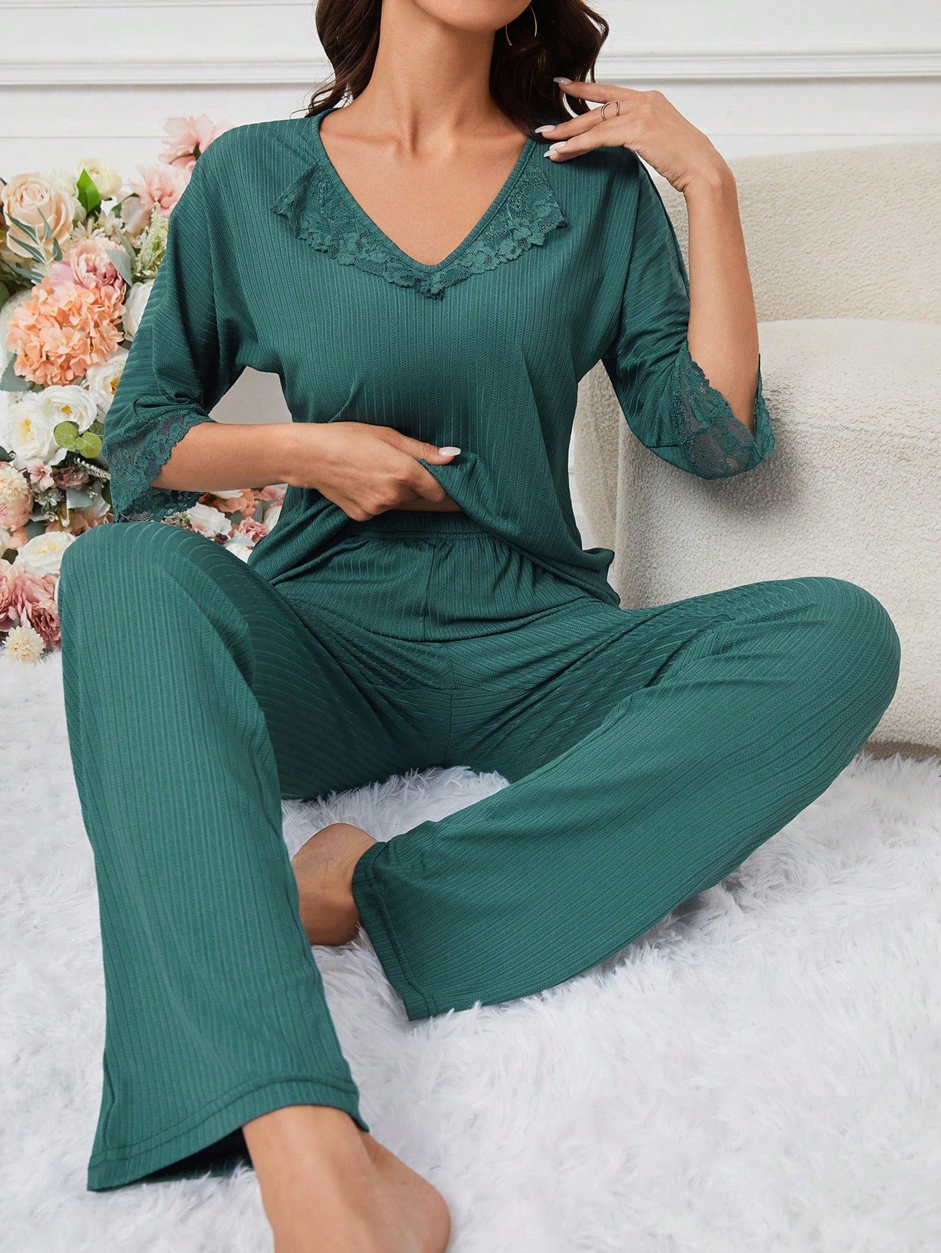 Women'S Patchwork Lace Top and Pants Pajama Set