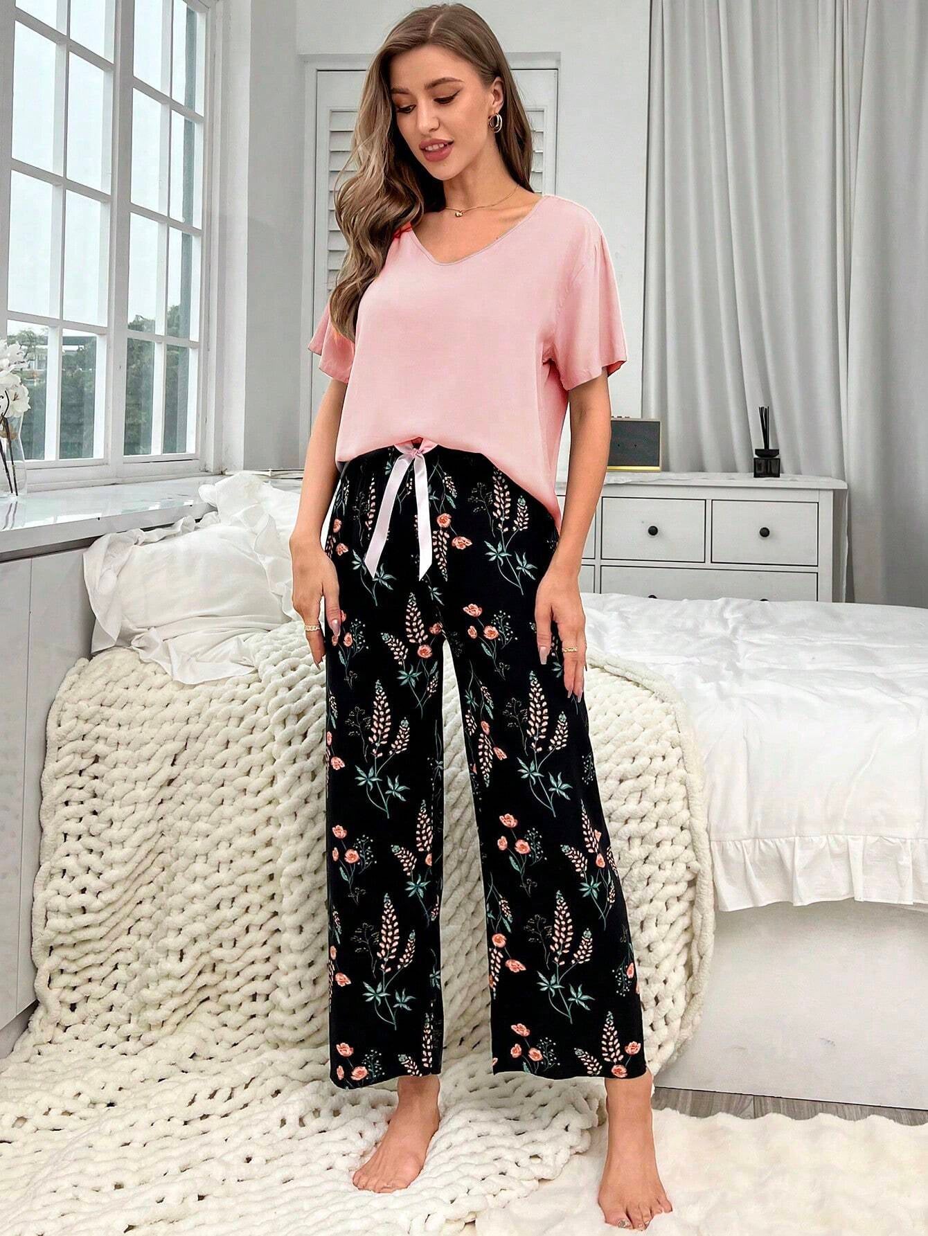 Women'S Solid Color Short Sleeve Top and Flower & Bow Tie Detail Long Pants Pajama Set