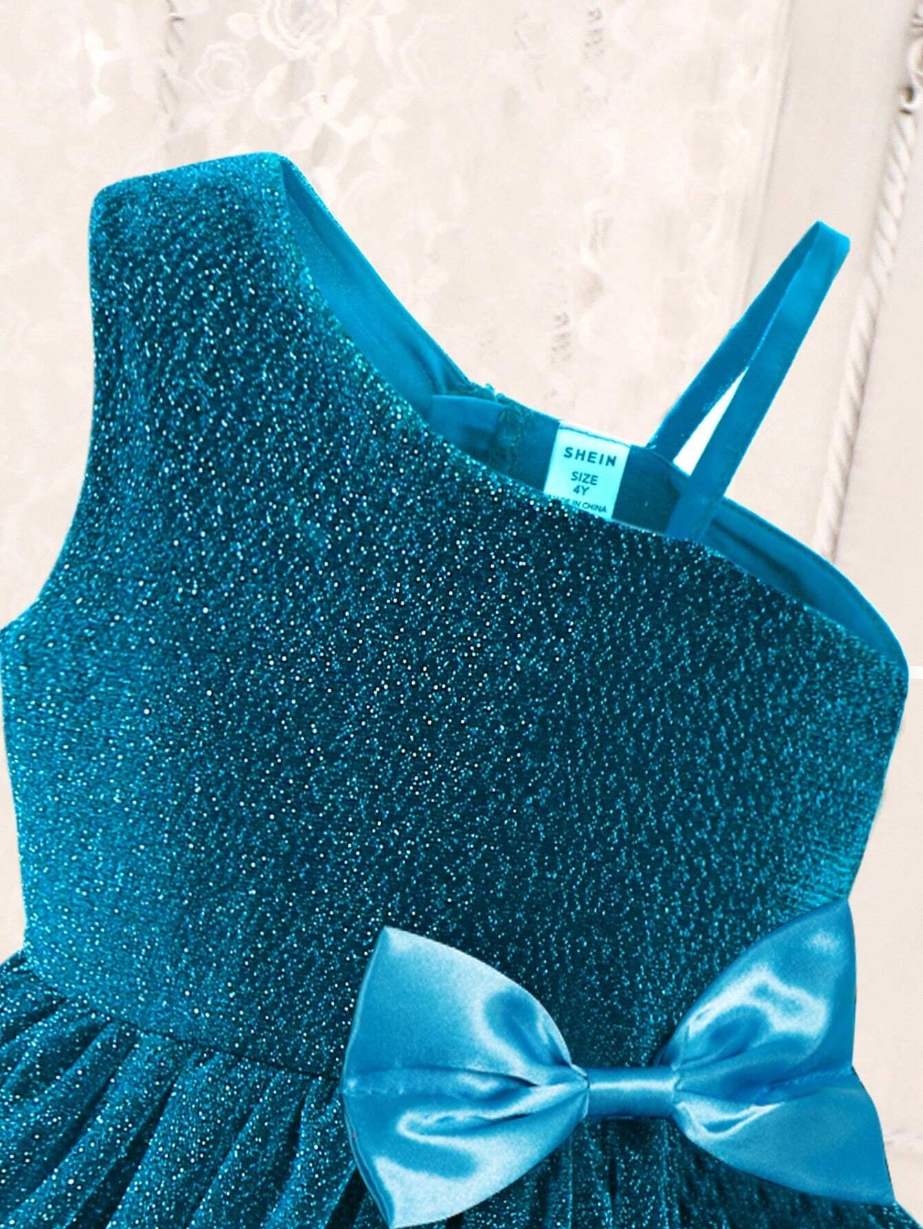 Young Girl Asymmetrical Neck Bow Front Mesh Overlay Glitter Party Dress for Christmas