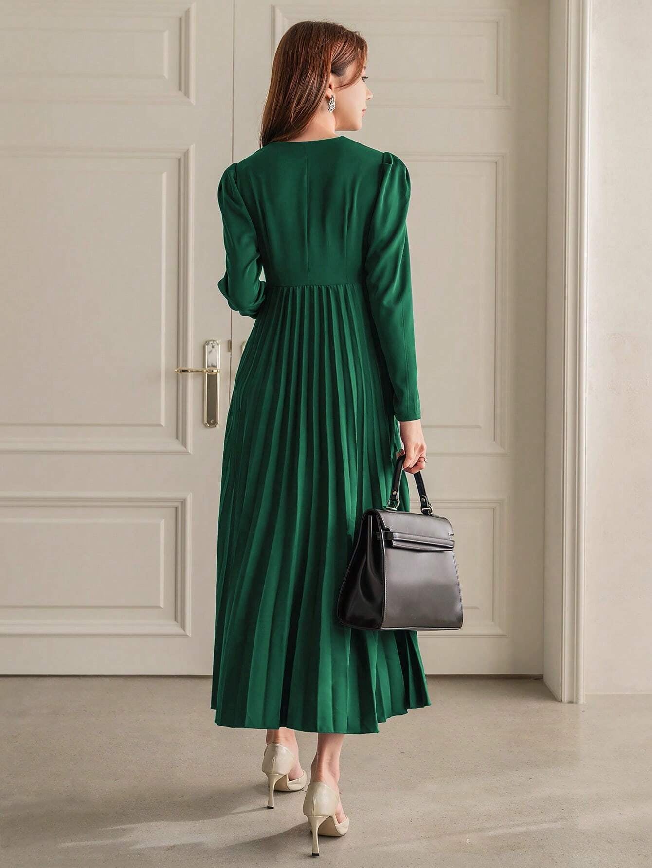 Modely Women'S Long Sleeve Dress with Pleated Hem and Waist Twist Detail