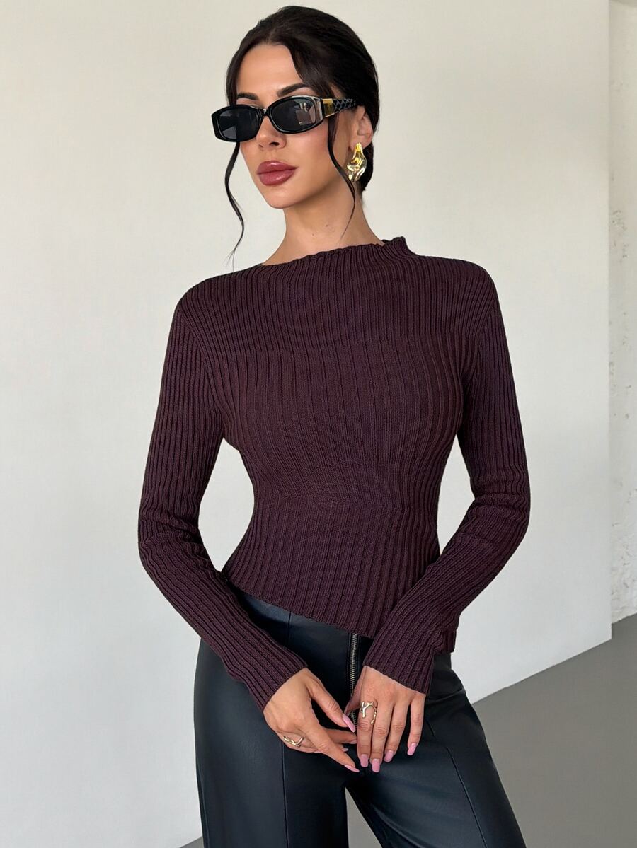 SHEIN Firerie كنزة بنية مضلعة ضيقة بياقة عالية وأكمام طويلة