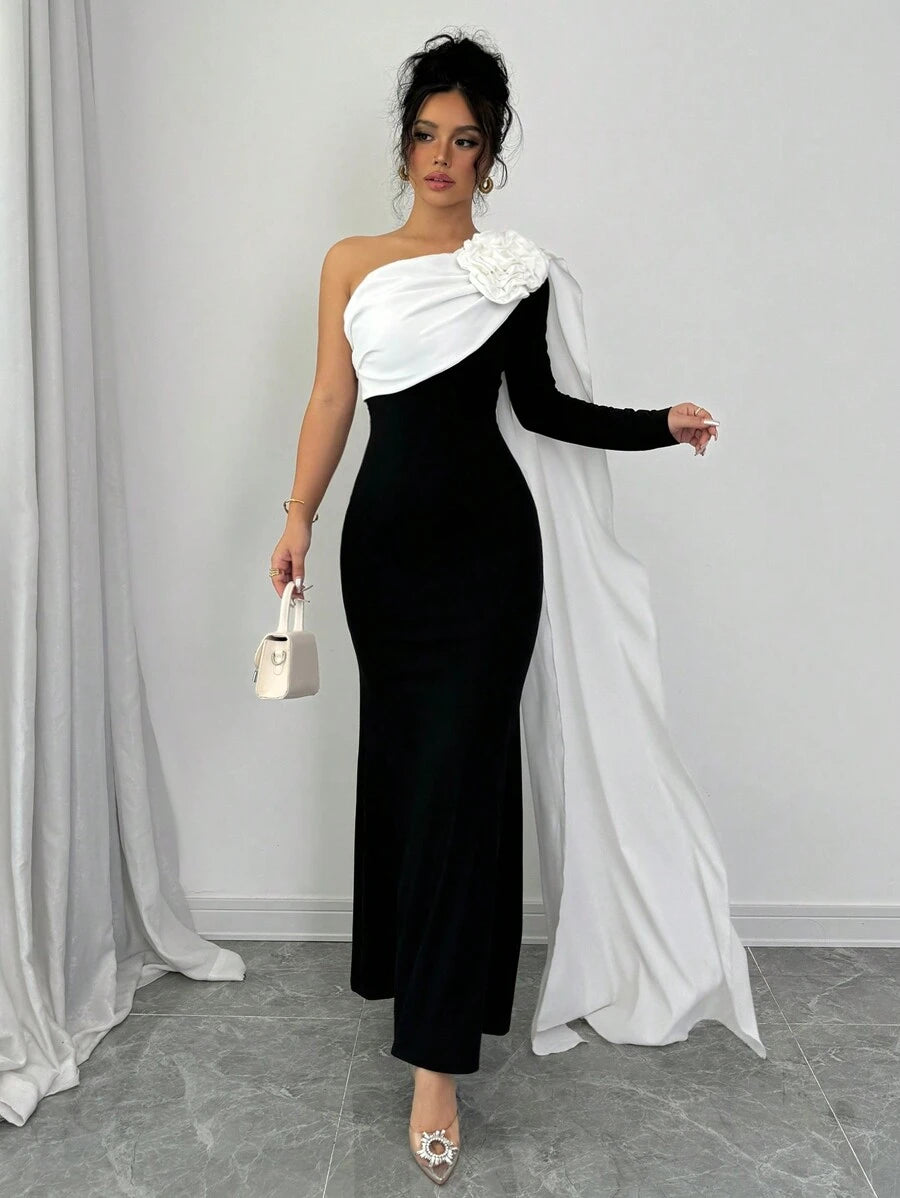 SHEIN Elenzga فستان اسود وابيض طويل بزخرفة زهري