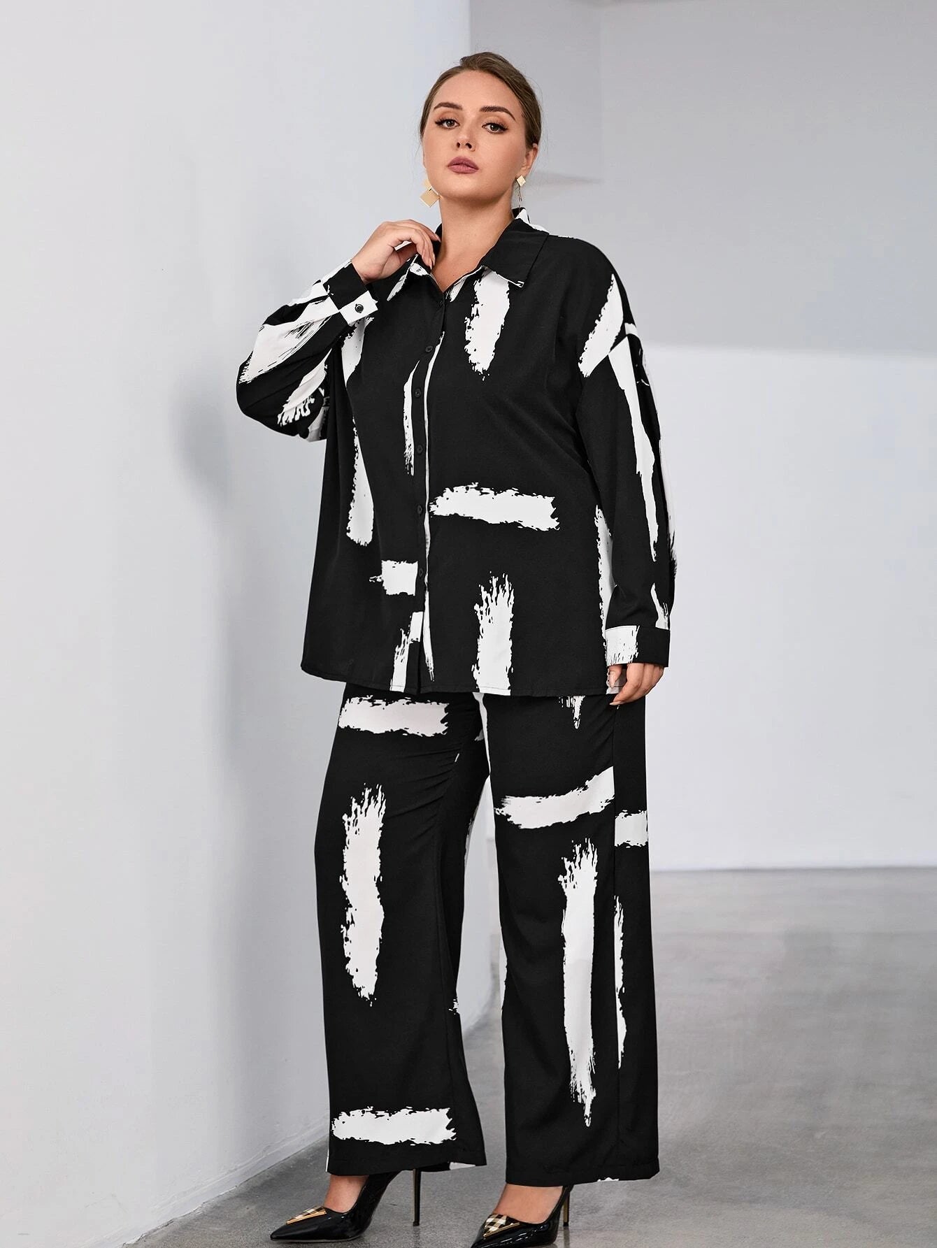 Privé plus Graphic Print Drop Shoulder Shirt & Pants