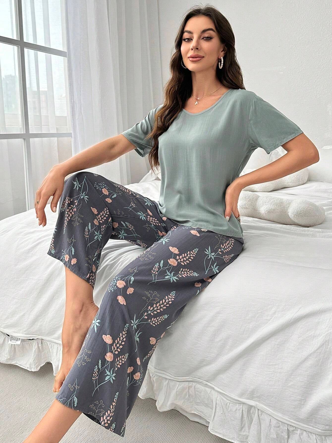 Women'S Solid Color Short Sleeve Top and Flower & Bow Tie Detail Long Pants Pajama Set