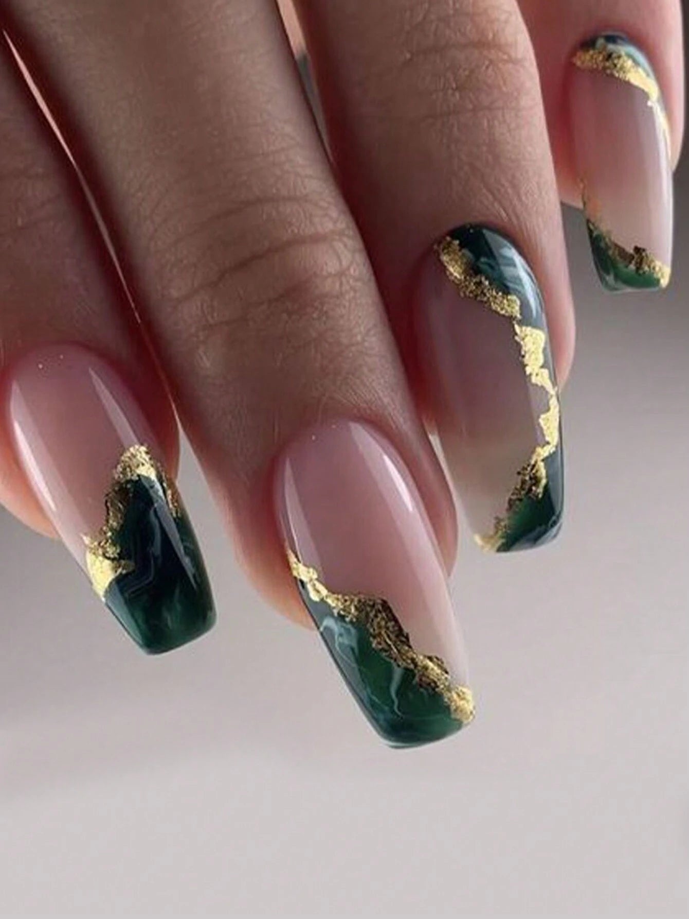 Green Smudged Gold Edge Short Square Wear Nails 24Pcs + 1 Piece of Jelly Glue + 1 Piece of Nail File