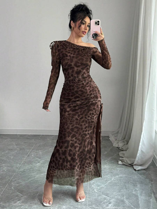SHEIN Rafferiza فستان ماكسي بطبعة نمر متدرجة