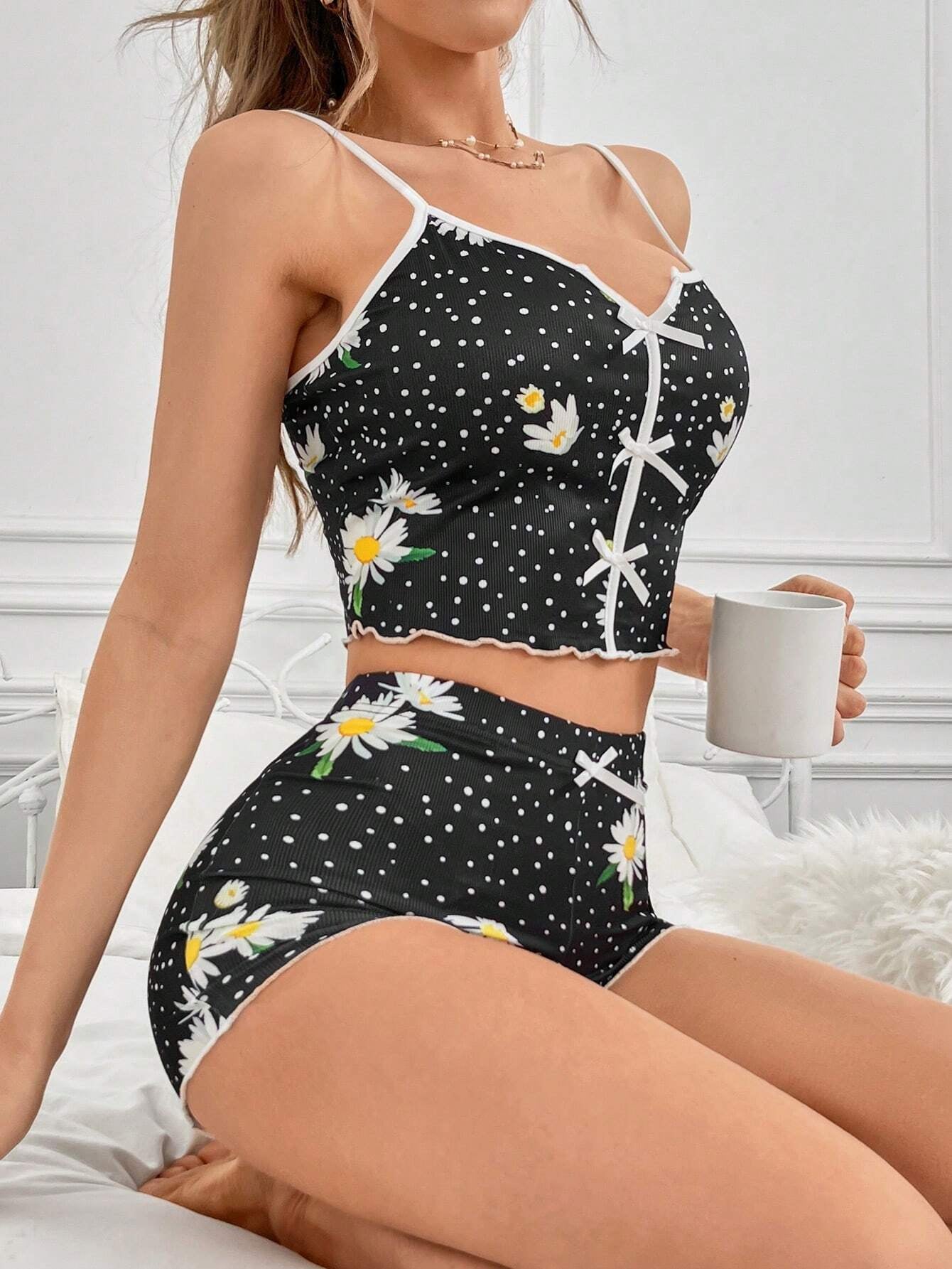 Ladies' Chamomile & Polka Dot Patterned Pajama Set