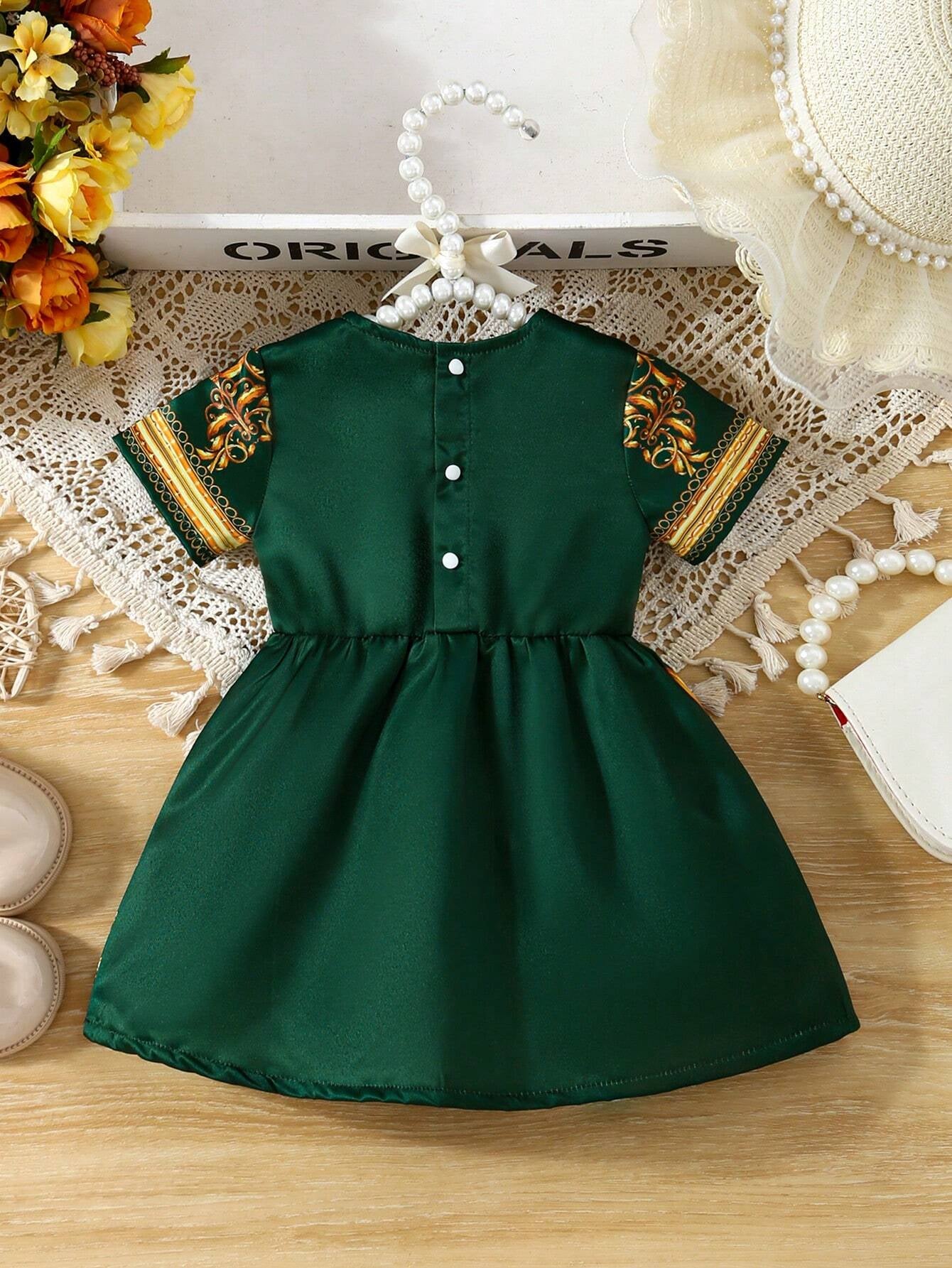 Comfortable, Cute and Fashionable Short-Sleeved Outdoor Palace Wedding Gown Design Printed Back Open Baby Girls' Dress