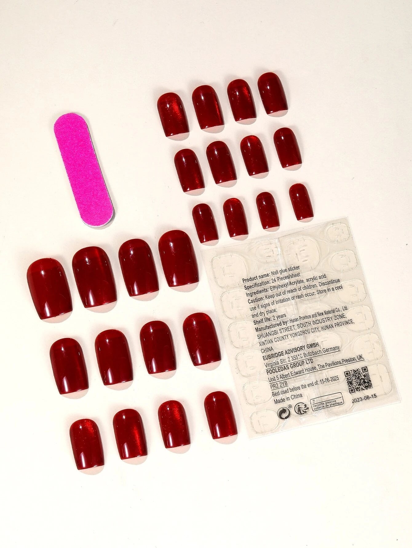 24Pcs Y2K Aesthetic Blood-Red Crystal Cat Eye Square Shaped Press on False Nails, Acrylic Full Cover Nails for Women, Suitable for Party & Daily Wear