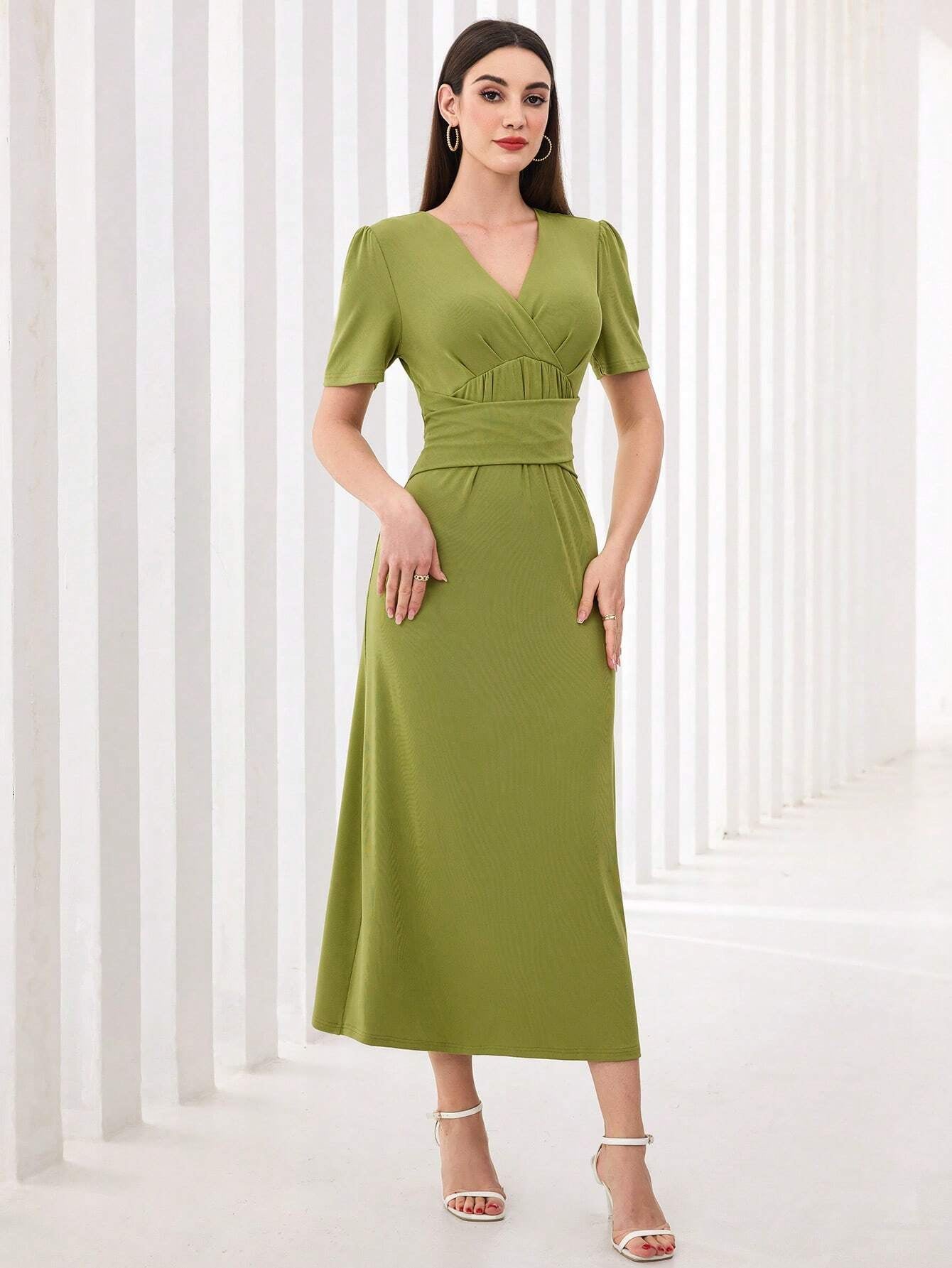 Modely Solid Color V-Neck Fit-And-Flare Dress