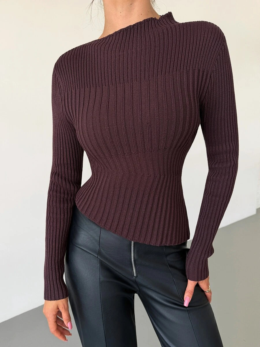 SHEIN Firerie كنزة بنية مضلعة ضيقة بياقة عالية وأكمام طويلة