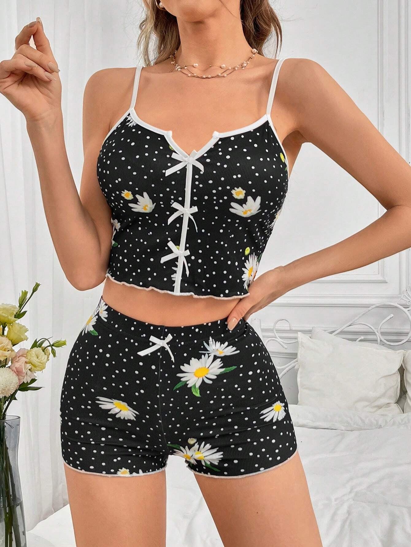 Ladies' Chamomile & Polka Dot Patterned Pajama Set