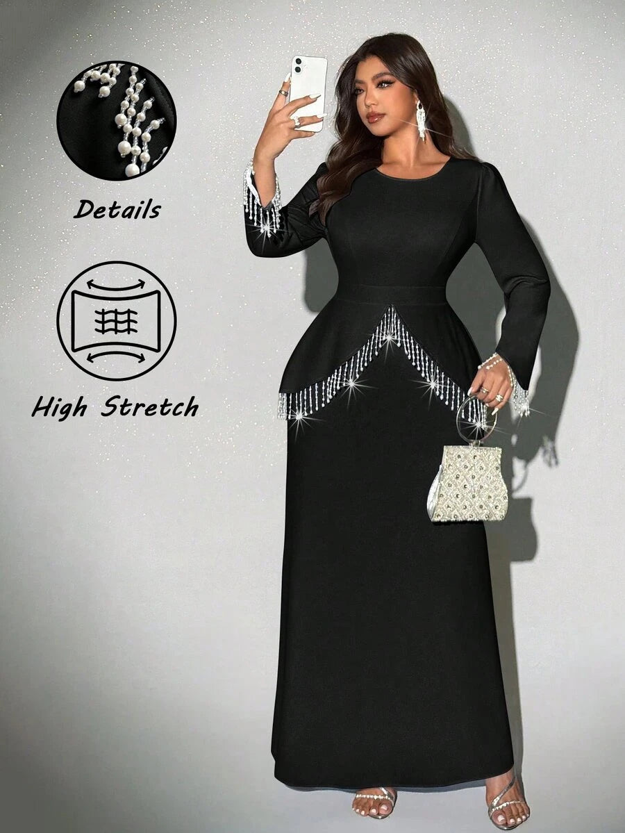 SHEIN Viva Relle فستان أسود للمقاسات الكبيرة مزين بالخرز والشراريب بذيل حورية البحر