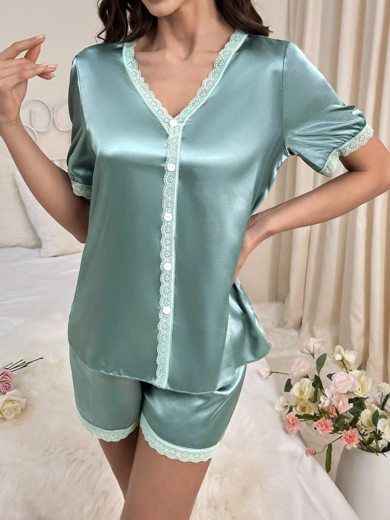 Women'S Lace Trim Short Sleeve Top and Shorts Pajama Set