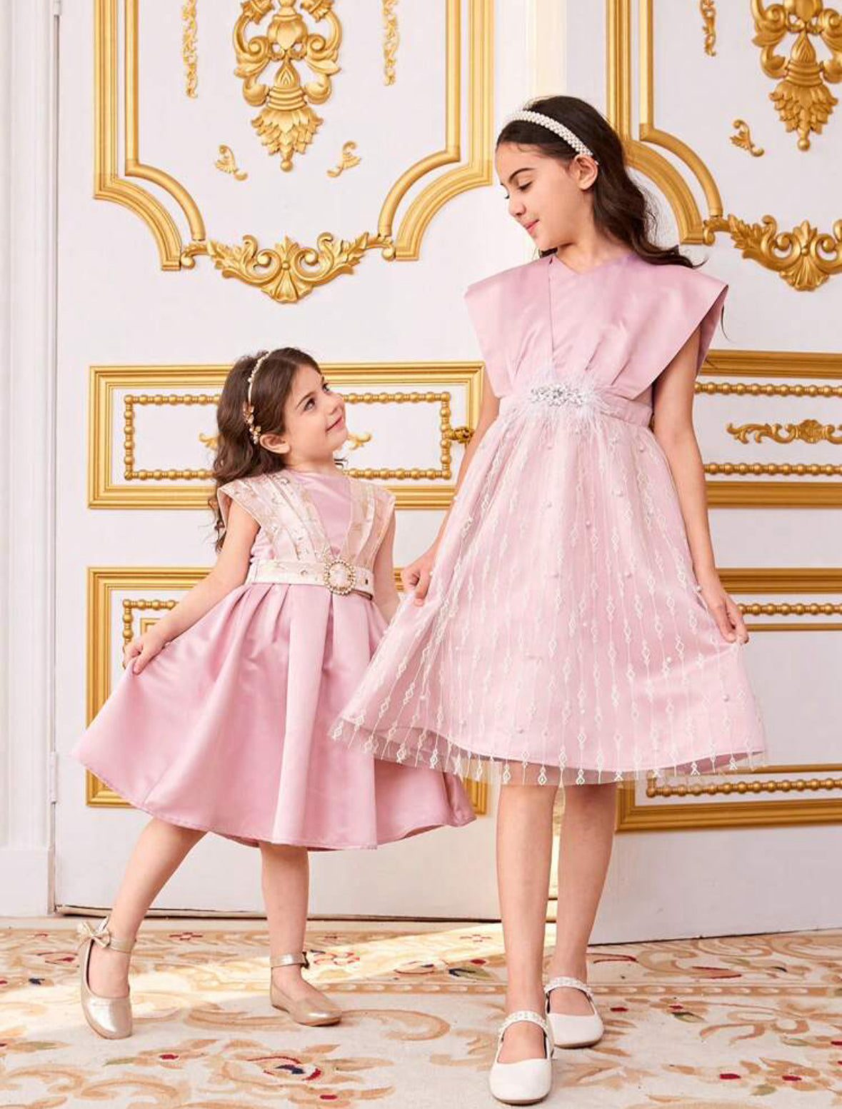 SHEIN Kids فستان بنات بالجاكار ساتان بقطع باتشورك مع حزام مشبك بالراين