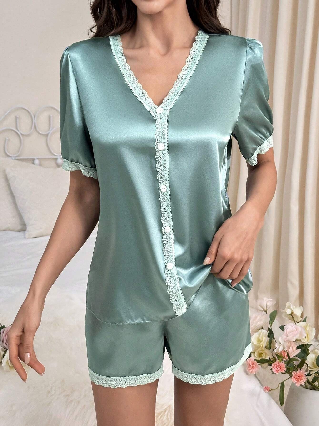 Women'S Lace Trim Short Sleeve Top and Shorts Pajama Set