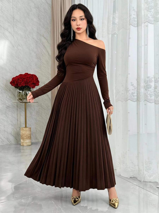 SHEIN Feyla فستان بني طويل الأكمام بكتف مائل ومطوي بتصميم ذيل السمكة