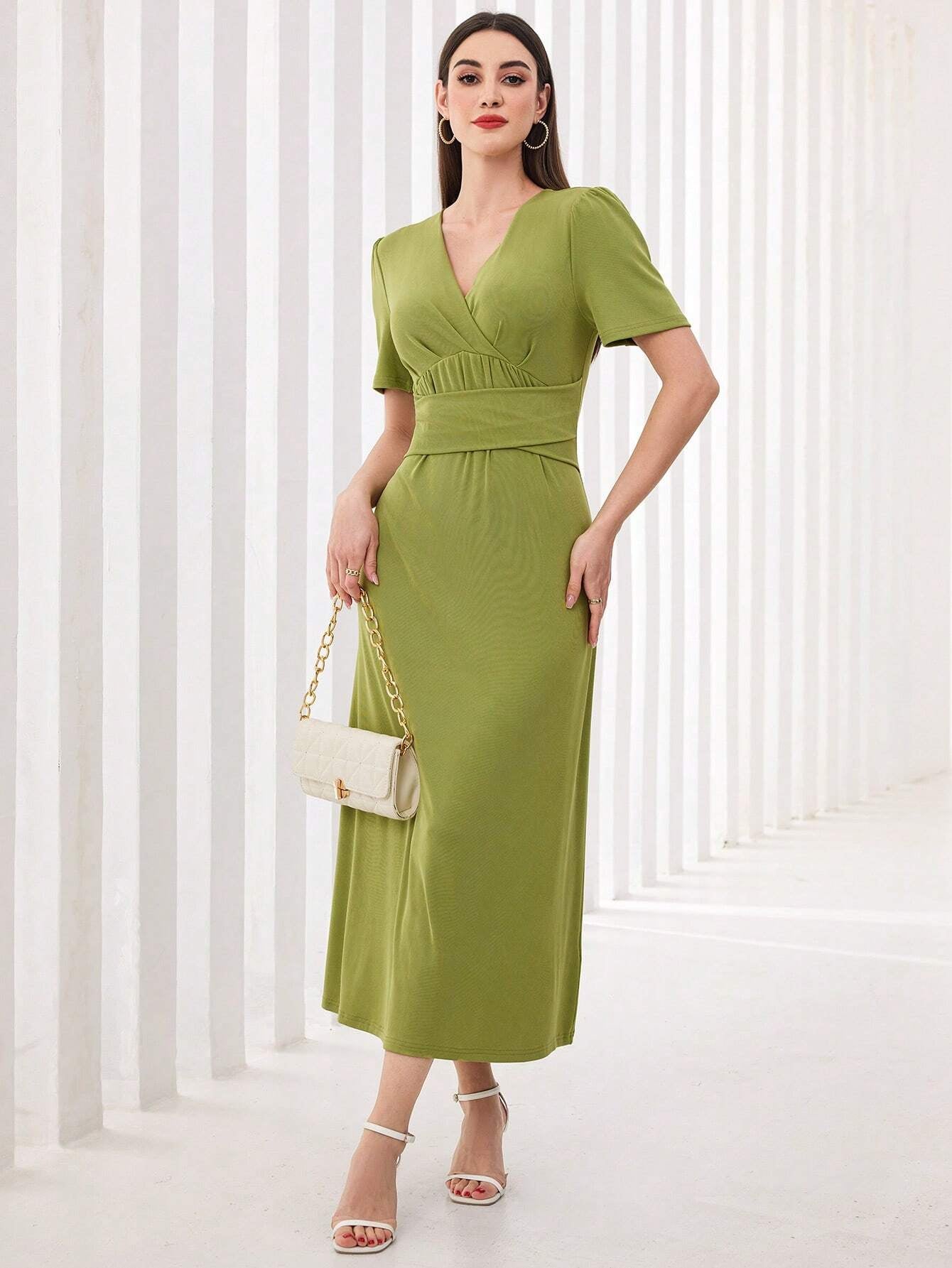 Modely Solid Color V-Neck Fit-And-Flare Dress