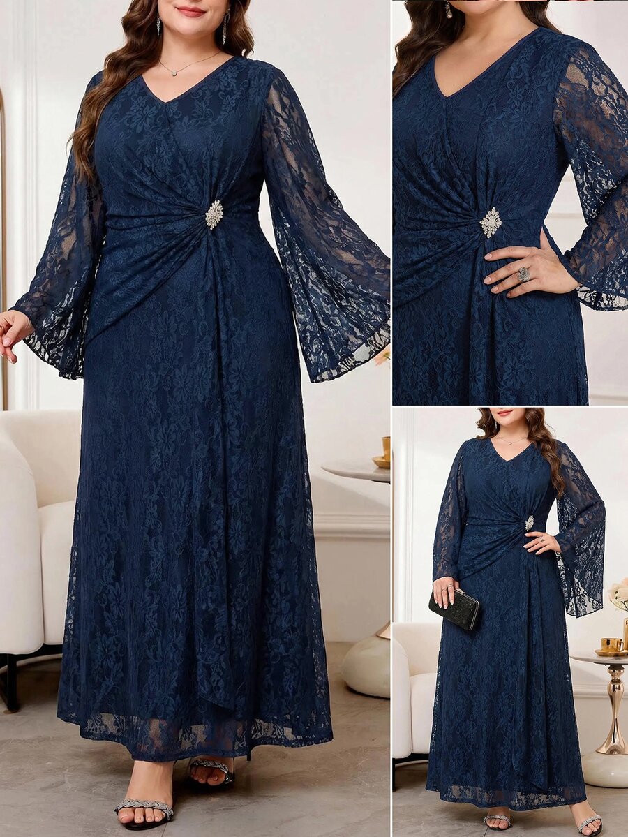 SHEIN Reflora V فستان بلون أزرق داكن للمقاسات الكبيرة مزين بالدانتيل والراينستون بياقة