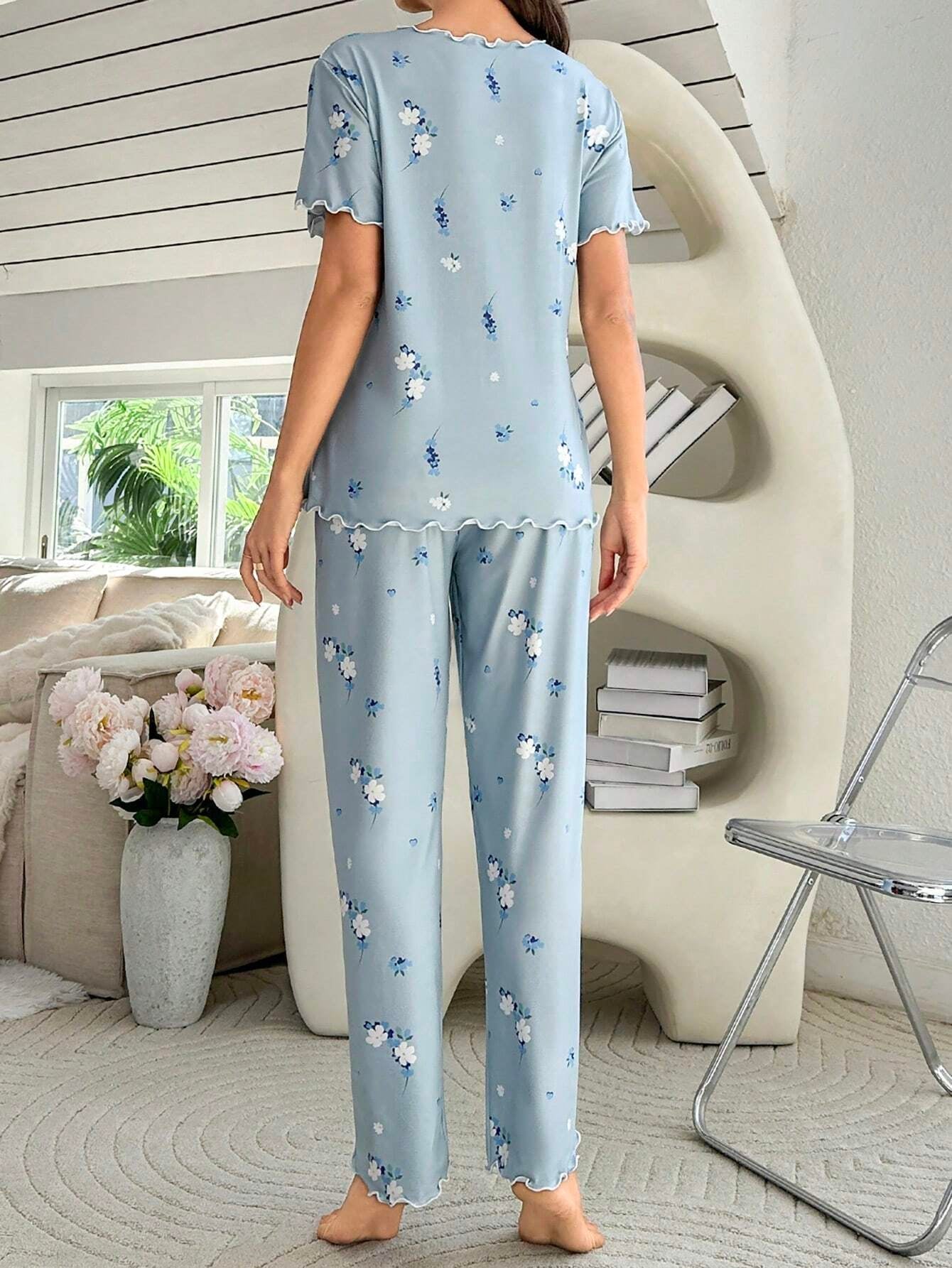 Floral Printed Short Sleeve Top and Pants Pajama Set