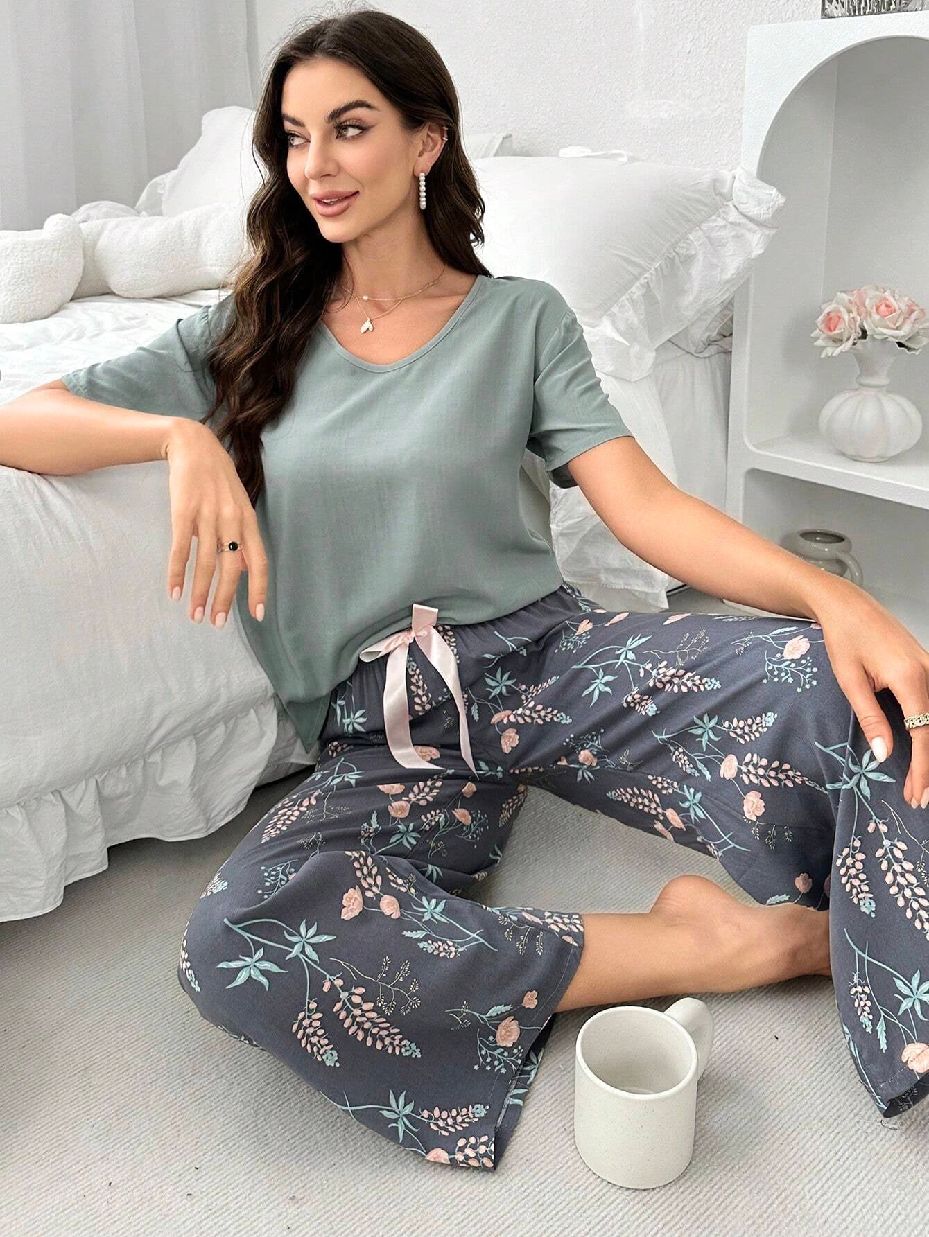 Women'S Solid Color Short Sleeve Top and Flower & Bow Tie Detail Long Pants Pajama Set