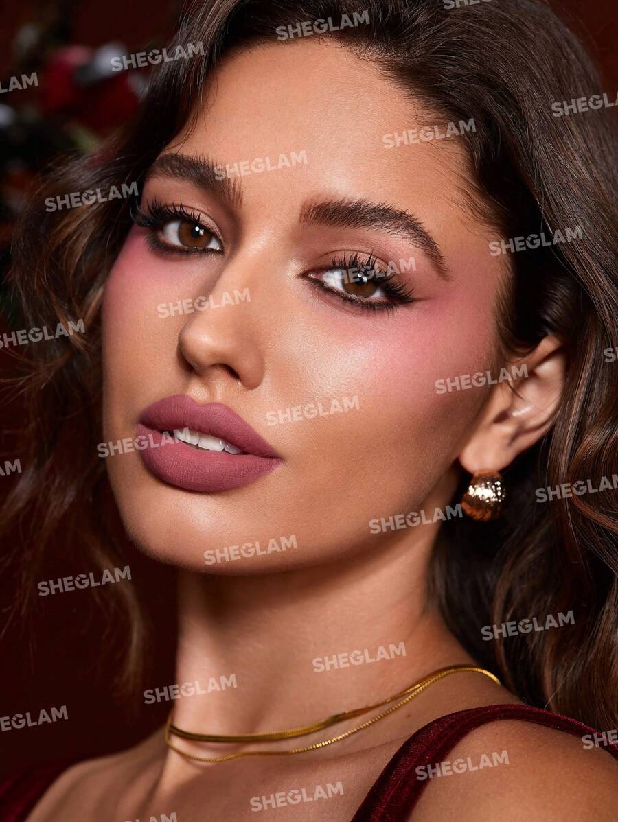 SHEGLAM أحمر شفاه غير لامع يدوم طويلاً من Dynamatte Boom (Ember Rose Ver.)