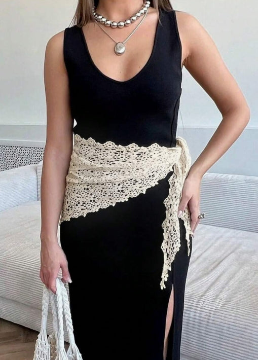 SHEIN وشاح رأس من الدانتيل مزهر قابل للتنفس