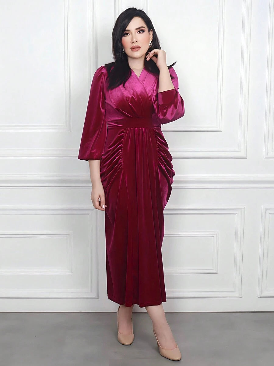 SHEIN Modely فستان عنق متداخل أكمام فانوس تجاعيد مخملي