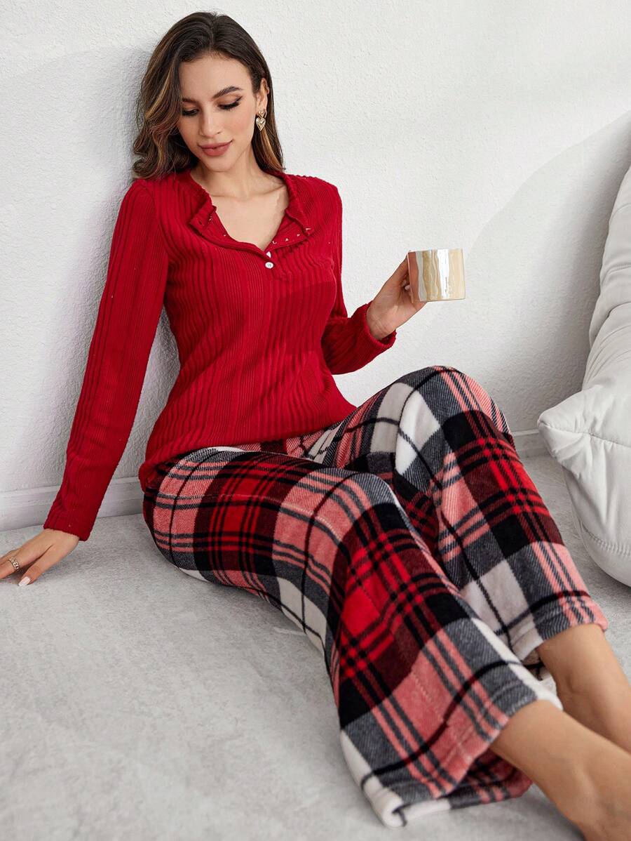 SHEIN My Everyday طقم بيجاما للنساء يتكون من قميص كشمير بأزرار أحادي اللون وبنطال فلانيل مربع القماش قطعتان