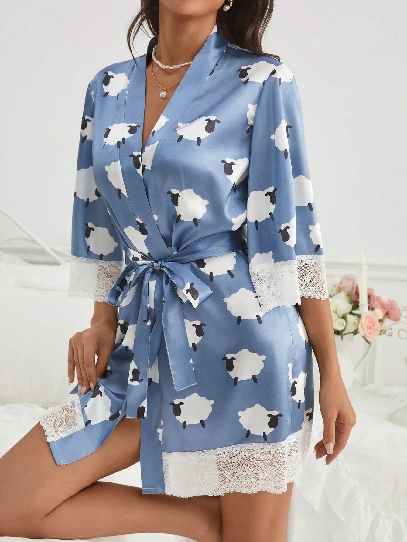 Women'S White Sheep Patterned Bathrobe