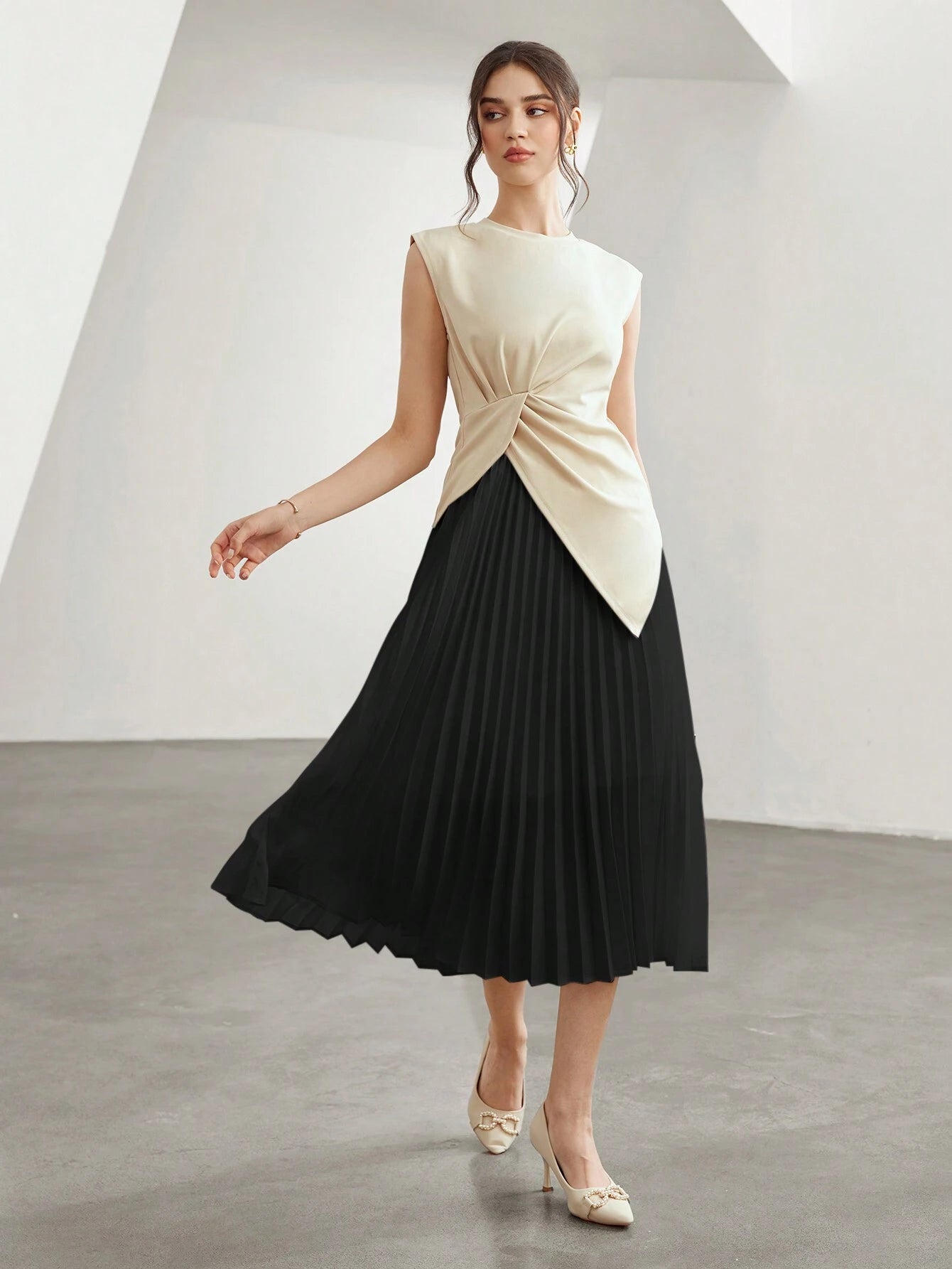 Mulvari Women'S Elastic Waist Pleated Skirt