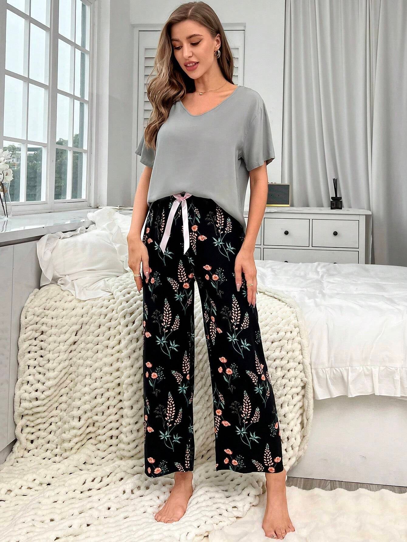 Women'S Solid Color Short Sleeve Top and Flower & Bow Tie Detail Long Pants Pajama Set