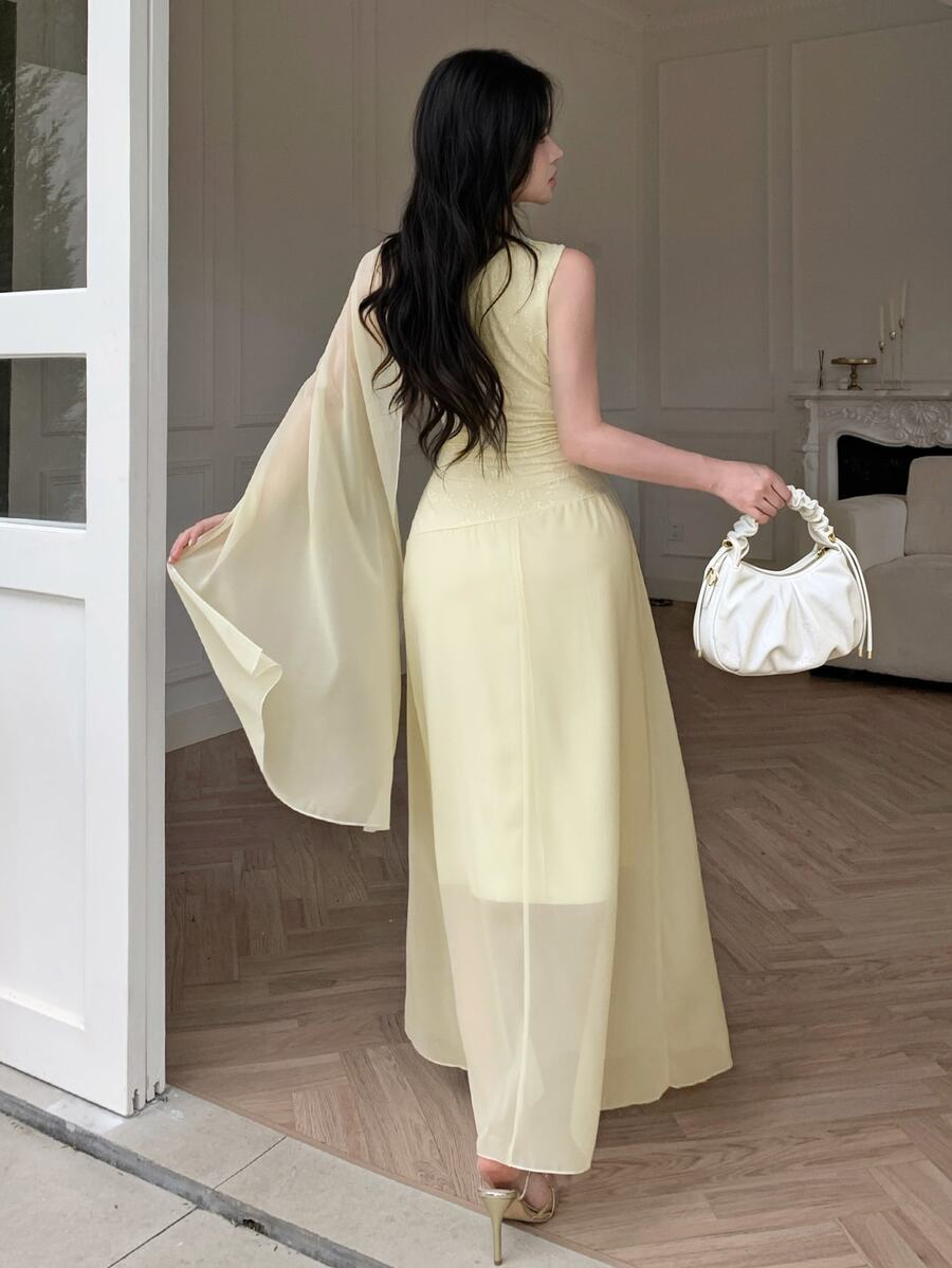 SHEIN Celisse فستان طويل أصفر مزين بالدانتيل والكروشيه بتصميم مرقع