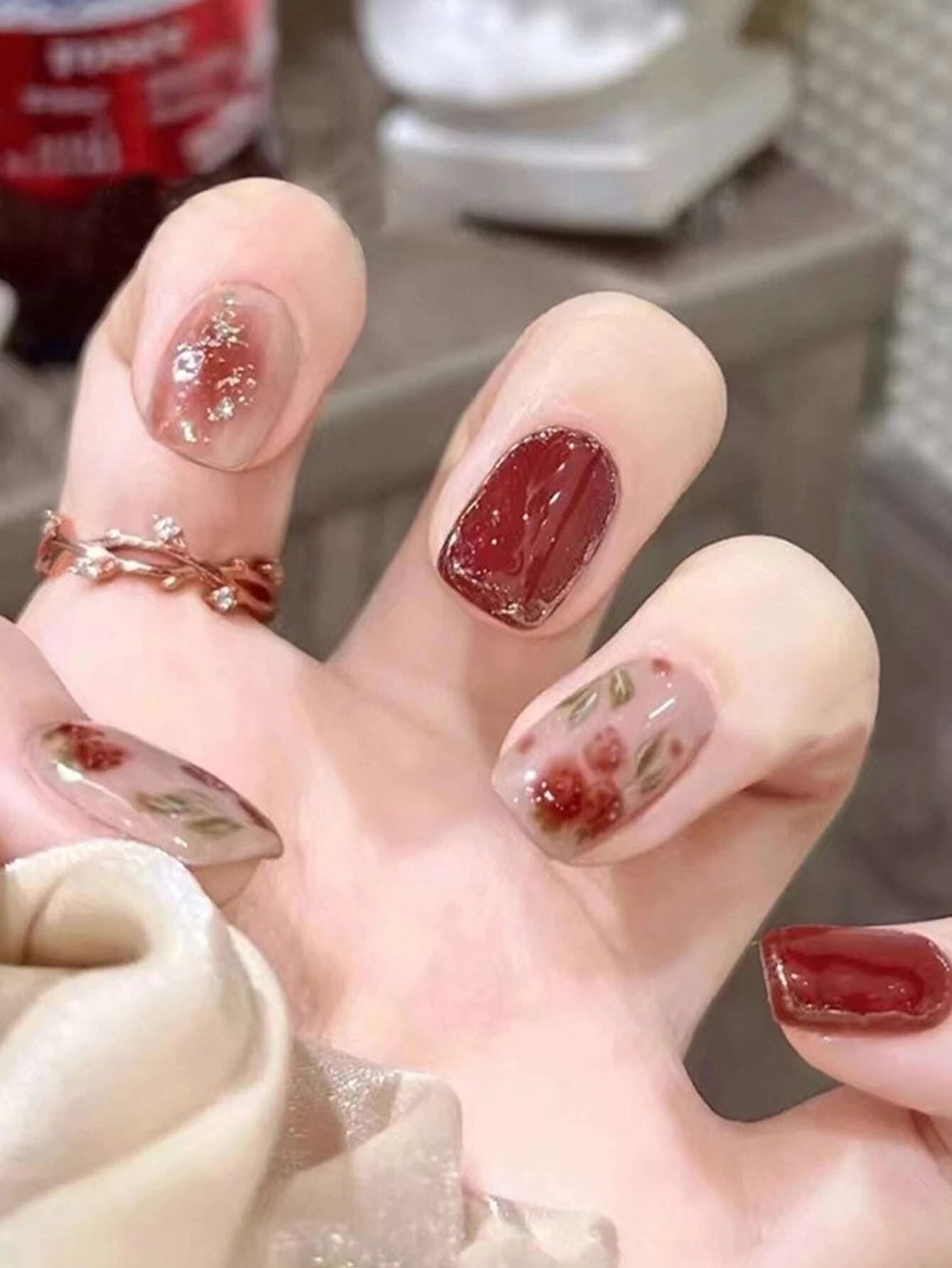 24Pcs Short Minimalist Solid Color False Nails Set for Nail Art Including Red Nails, 1Pc Jelly Glue and 1Pc Nail File