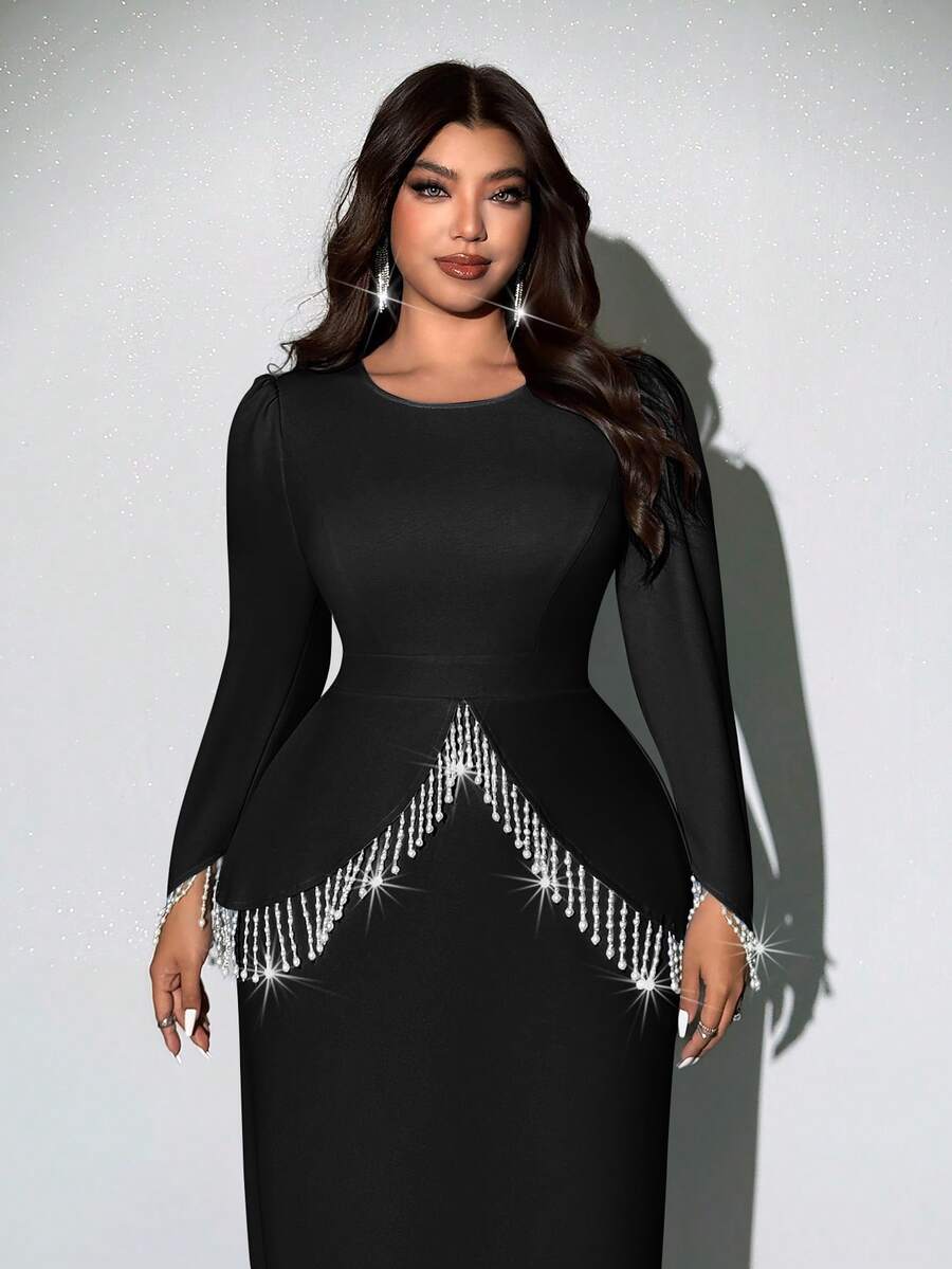 SHEIN Viva Relle فستان أسود للمقاسات الكبيرة مزين بالخرز والشراريب بذيل حورية البحر