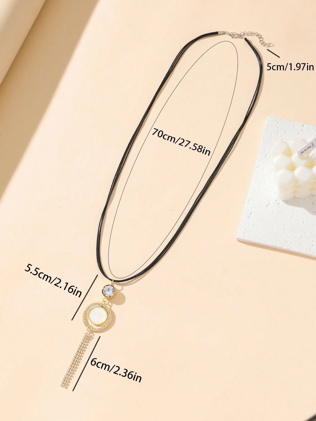 Rhinestone Decor round Pendant Necklace