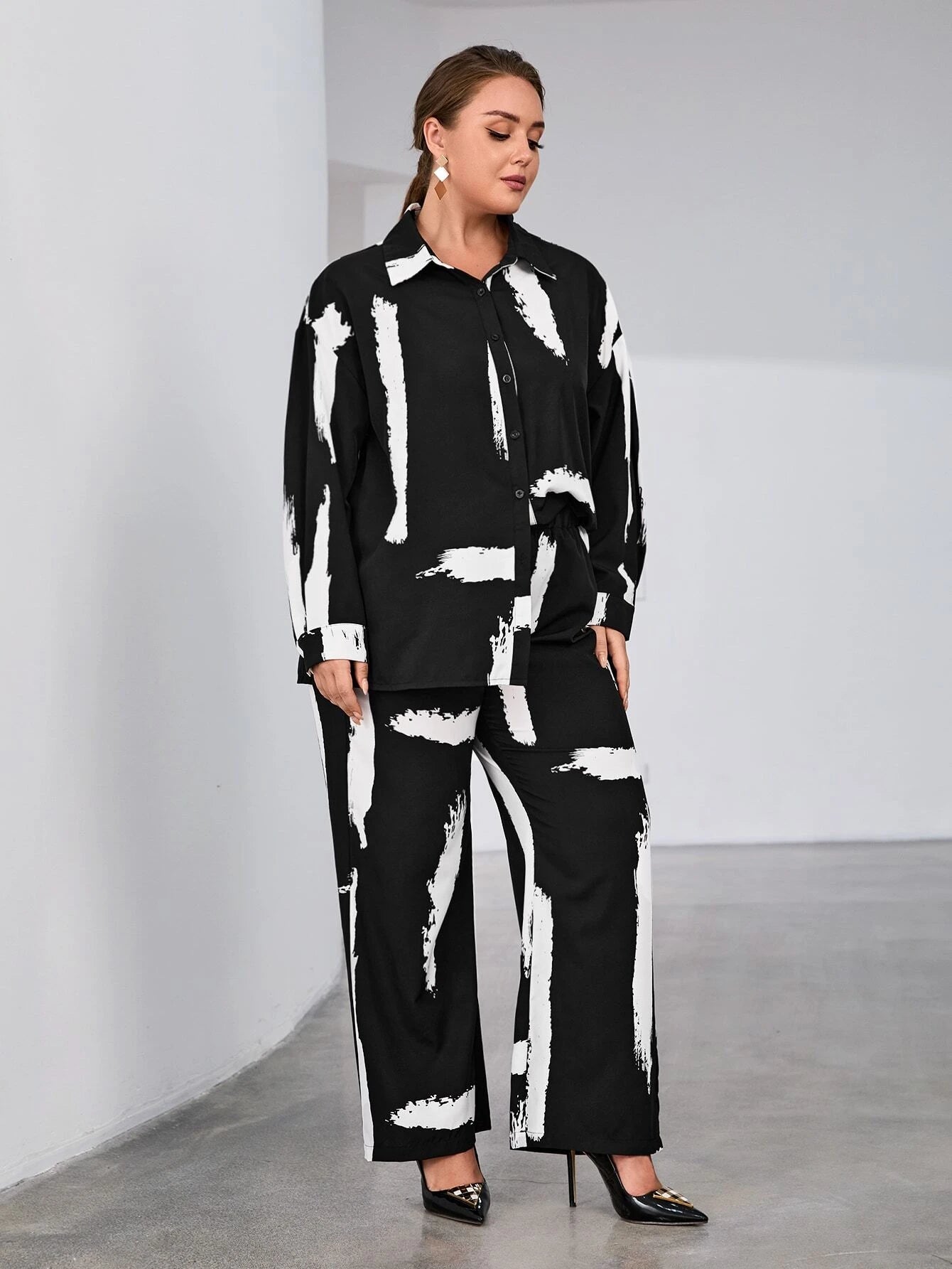 Privé plus Graphic Print Drop Shoulder Shirt & Pants