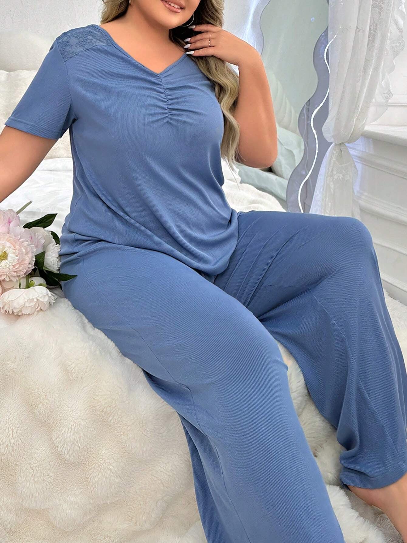 Plus Size Women'S Ruffled Short Sleeve Top and Pants Pajama Set