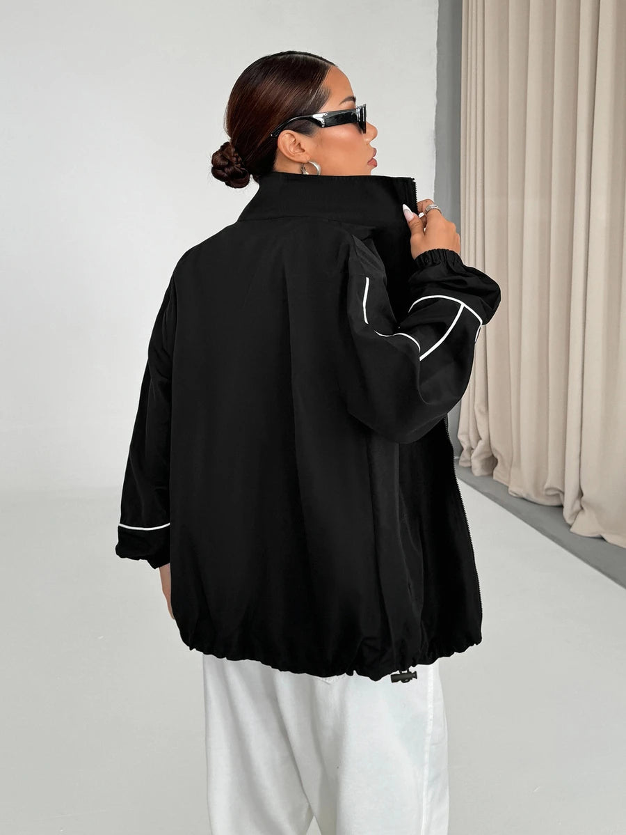 SHEIN StreetHx جاكيت رياضي أسود بخطوط بيضاء بسحاب