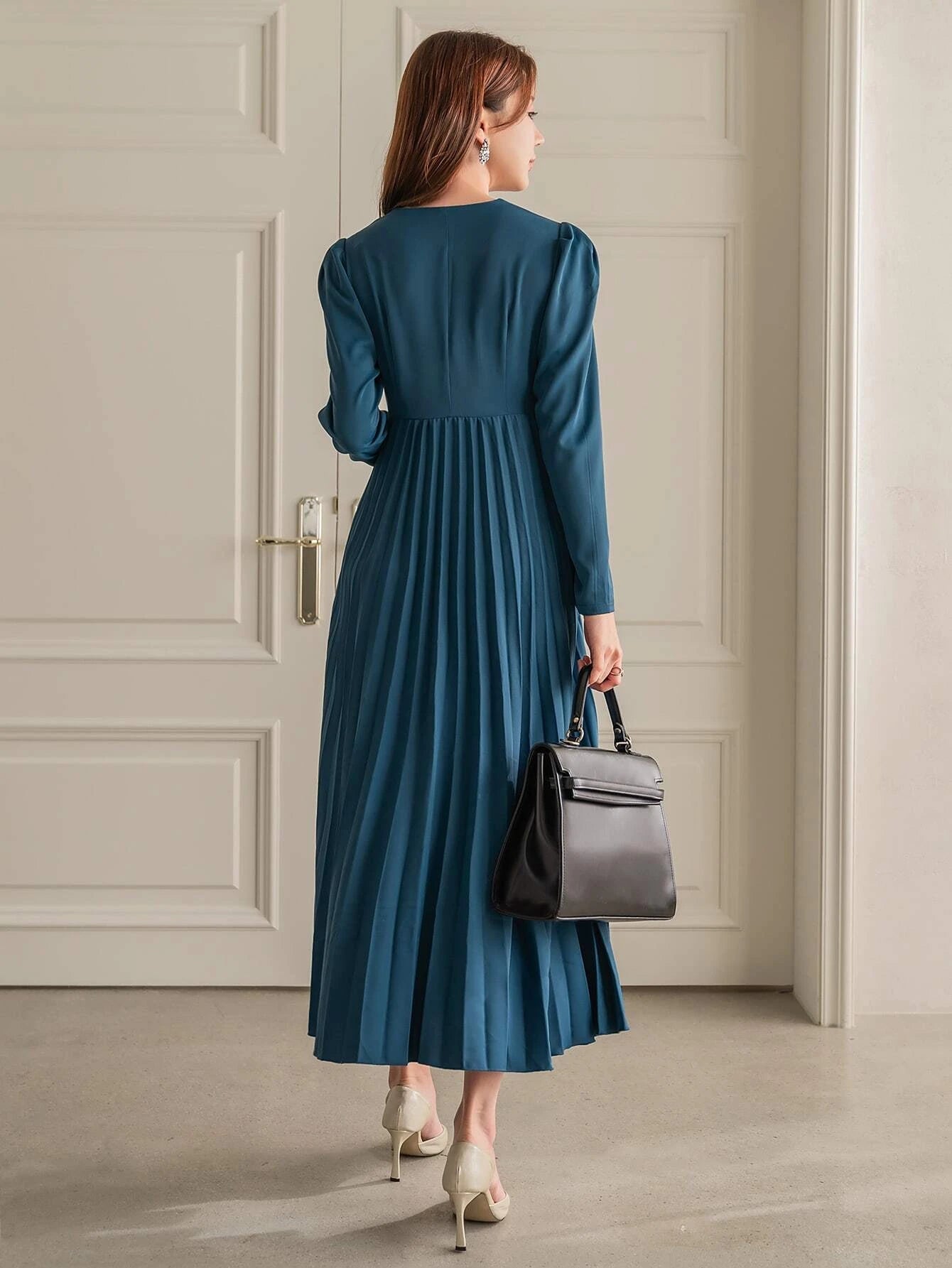 Modely Women'S Long Sleeve Dress with Pleated Hem and Waist Twist Detail