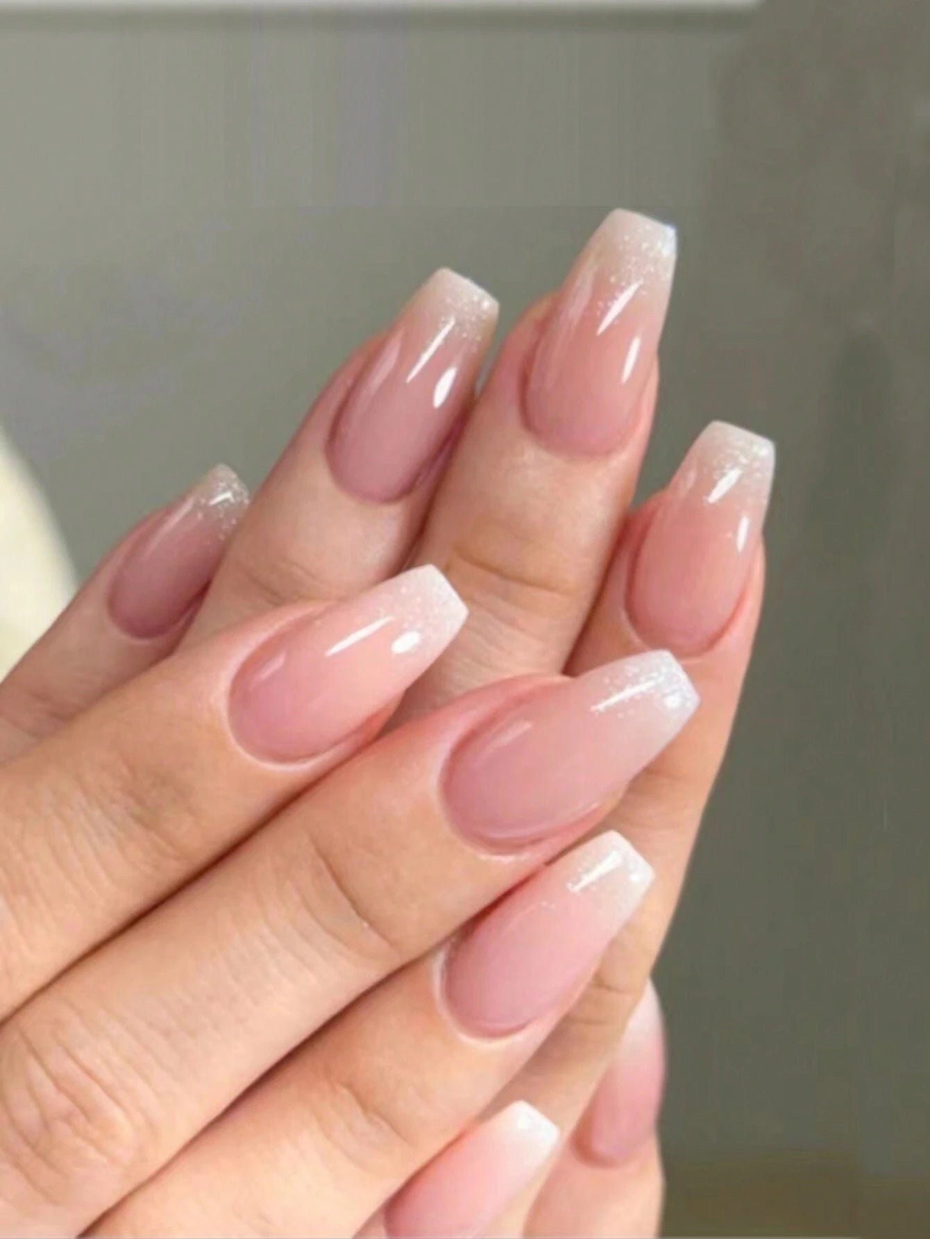 Instantly Elevate Your Look with This Set of 24Pcs Short Ballet Shaped Purple Gradient Pearl Light Glitter Japanese Style Nail Tips, with 1Pc Jelly Gel and One File. Suitable for Parties, Balls, and Daily Wear.