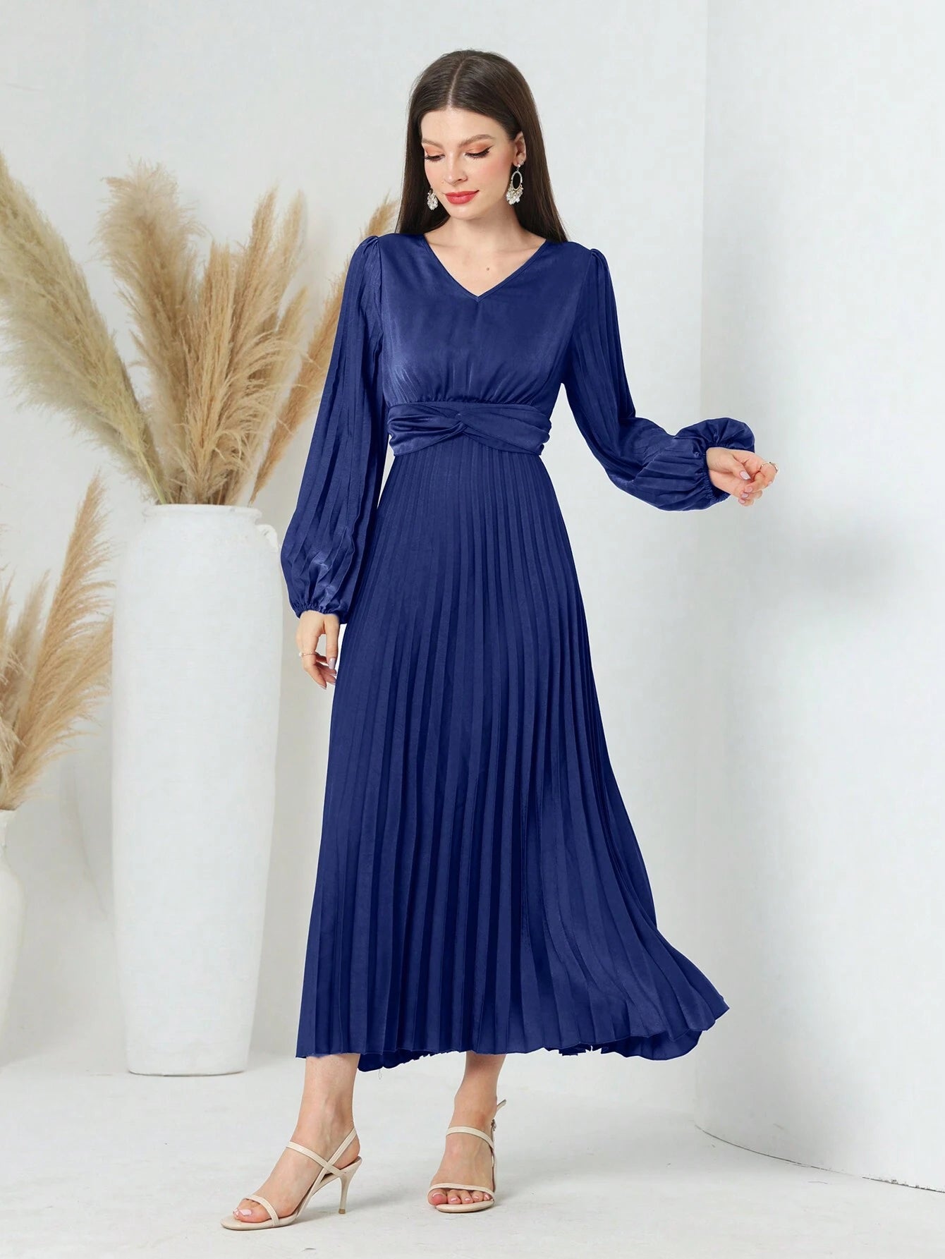 Modely Women'S Bell Sleeve Pleated Dress