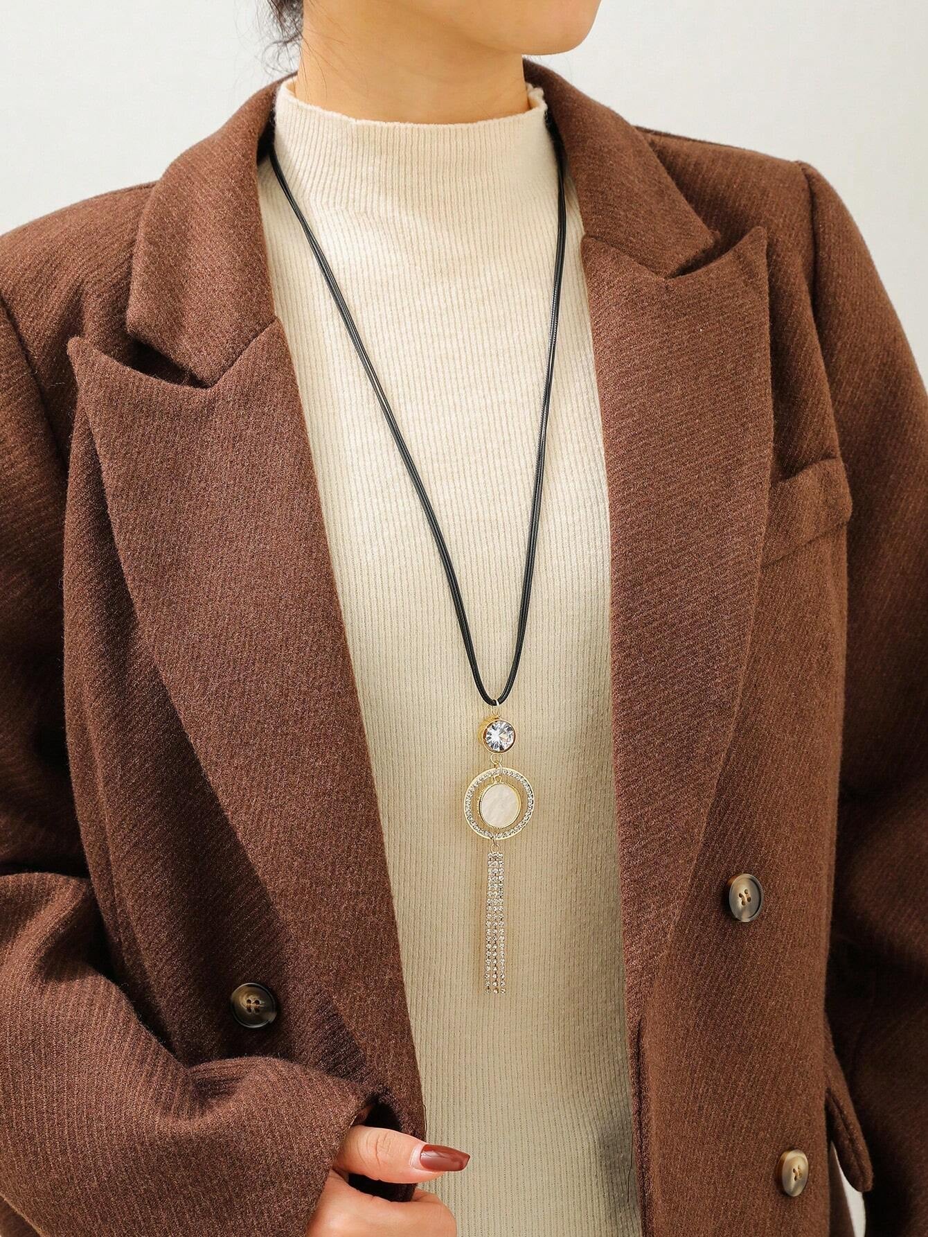 Rhinestone Decor round Pendant Necklace