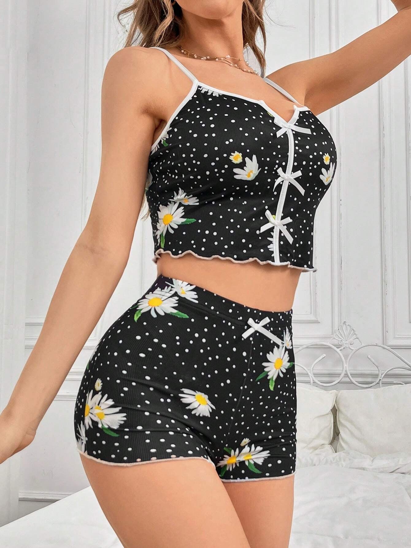Ladies' Chamomile & Polka Dot Patterned Pajama Set