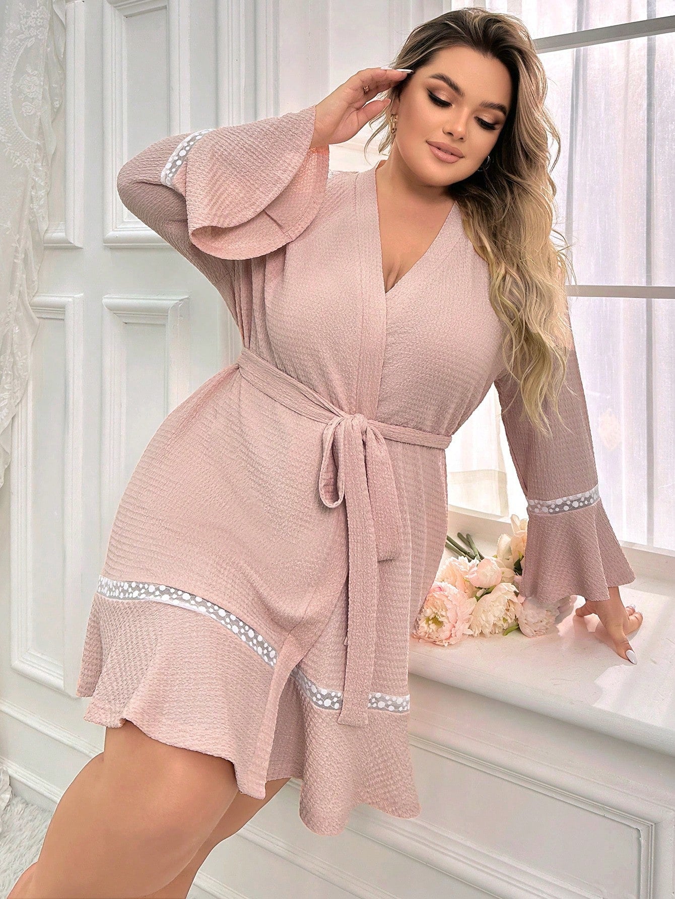 Plus Size Color Block Lace Insert Flare Sleeve Belted Robe